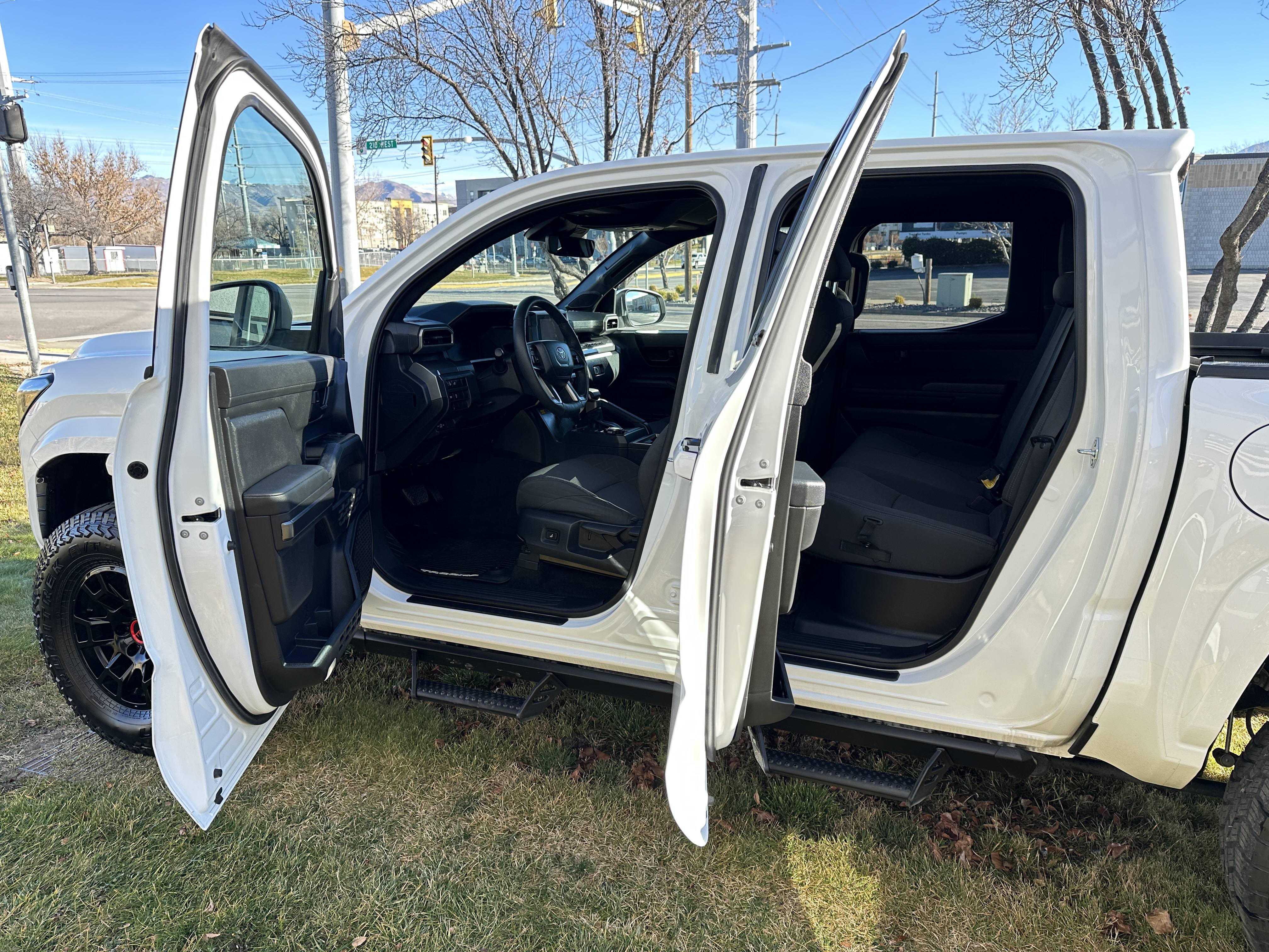 2024 Toyota Tacoma SR5 - Photo 22