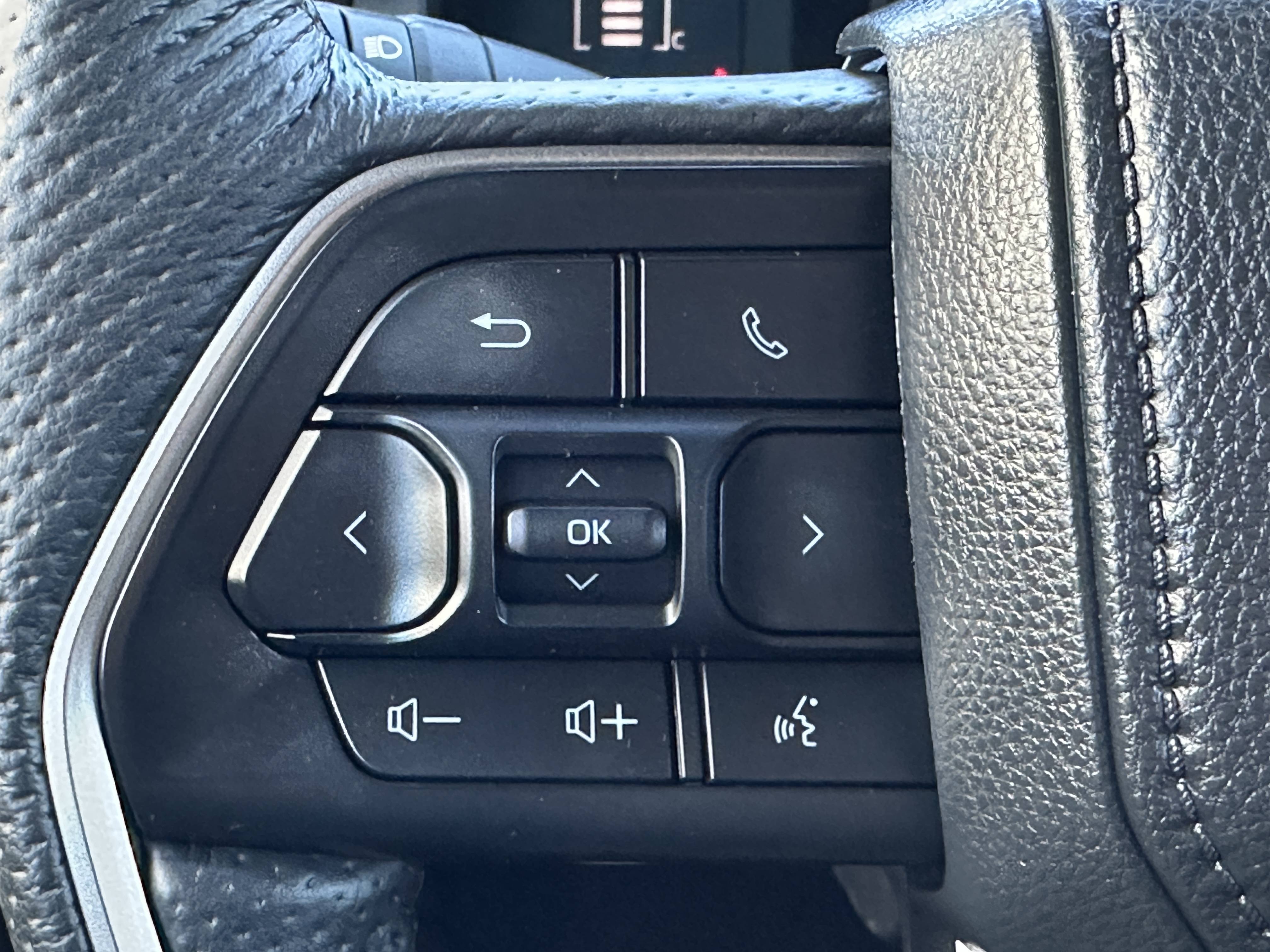 2024 Toyota Tacoma SR5 - Photo 42