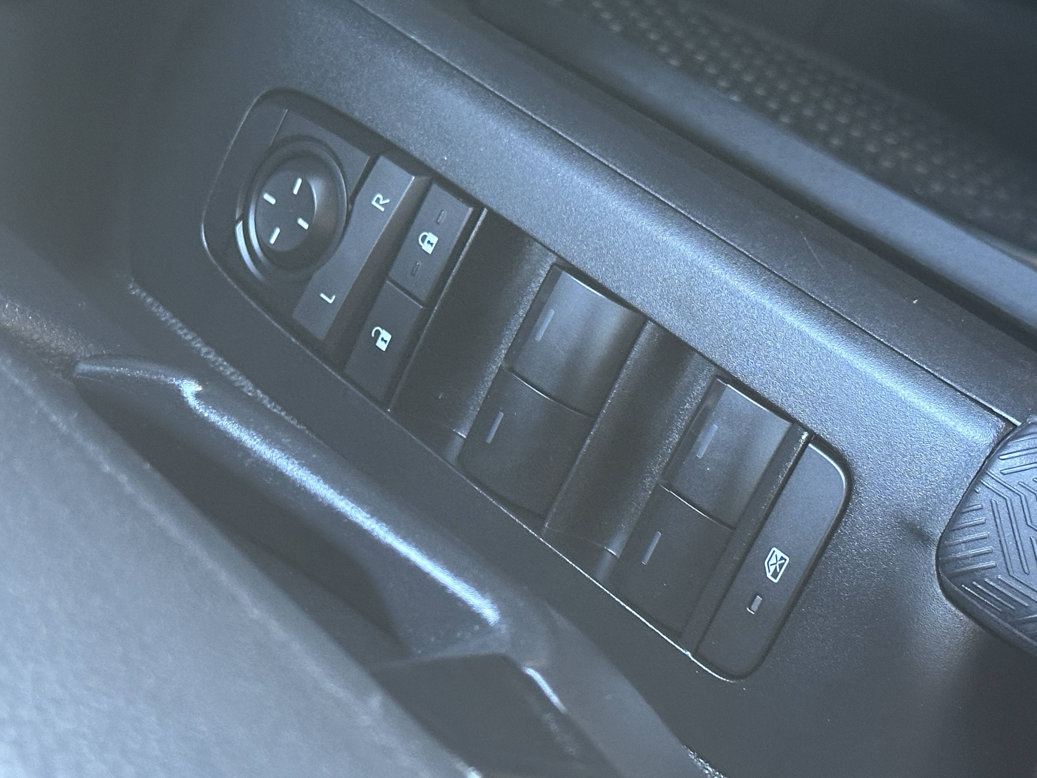 2024 Toyota Tacoma SR5 - Photo 46