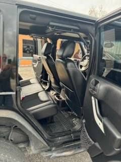 2015 Jeep Wrangler Unlimited Sahara - Photo 11