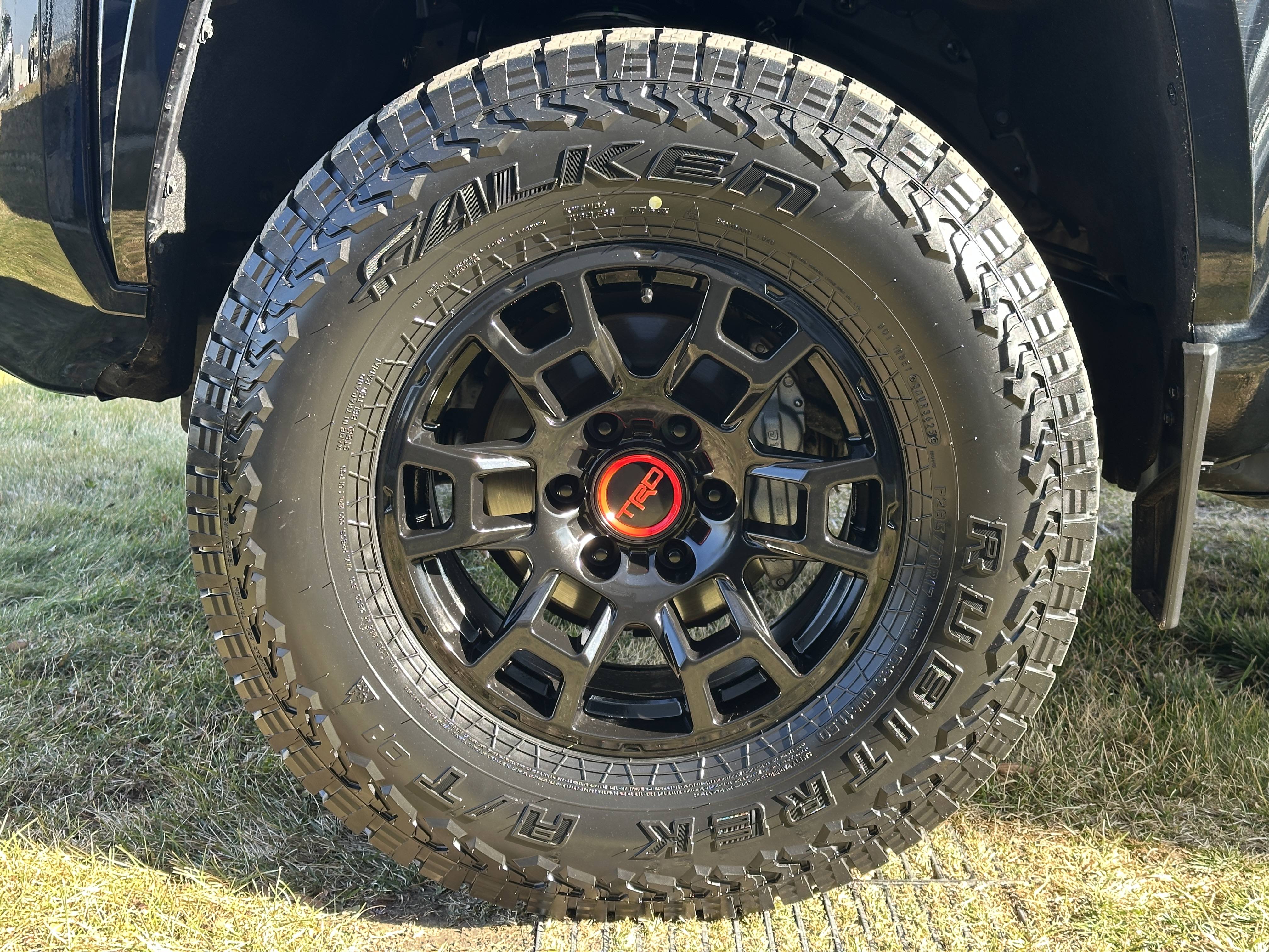 2024 Toyota Tacoma SR5 - Photo 12