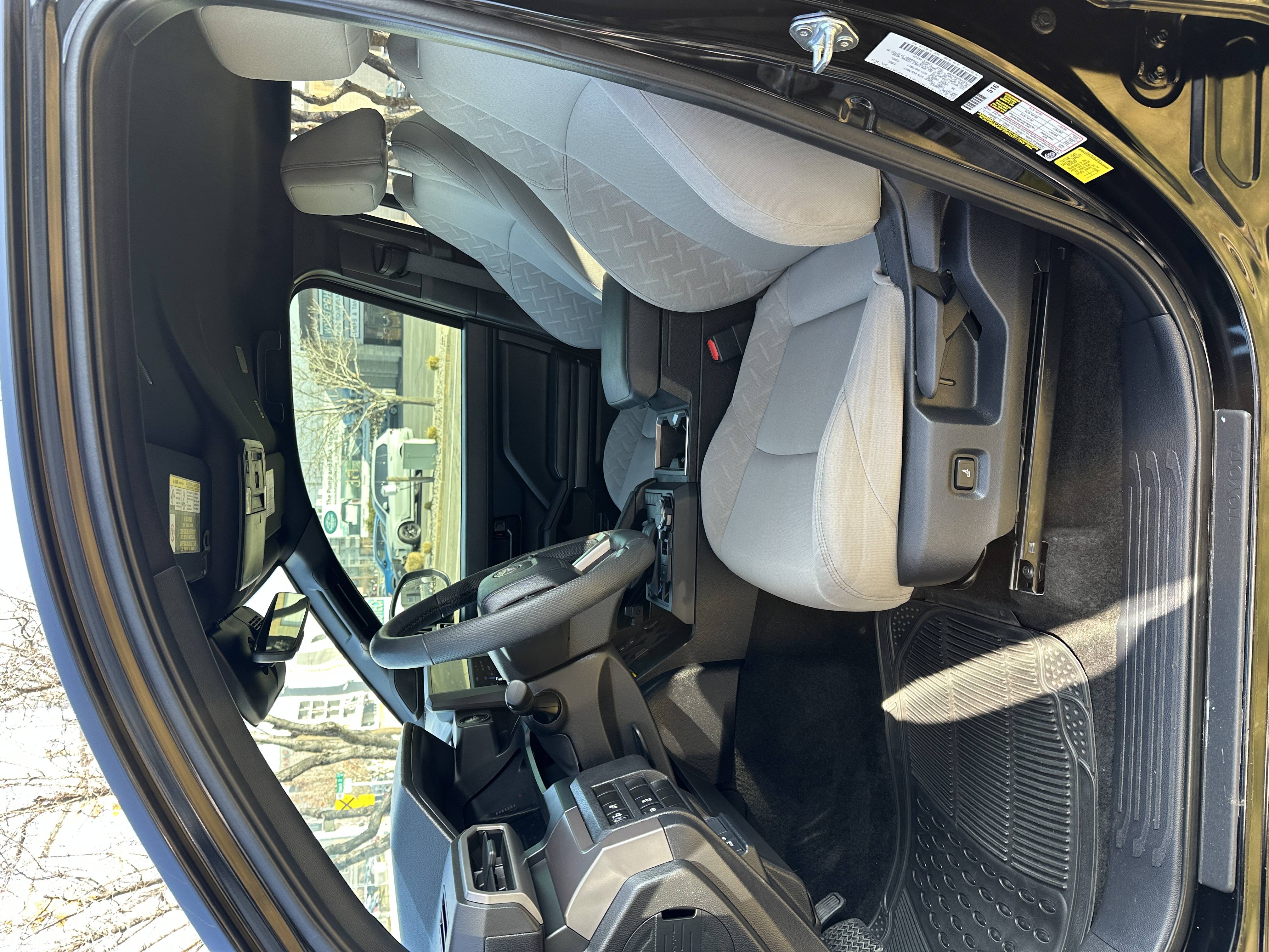 2024 Toyota Tacoma SR5 - Photo 16