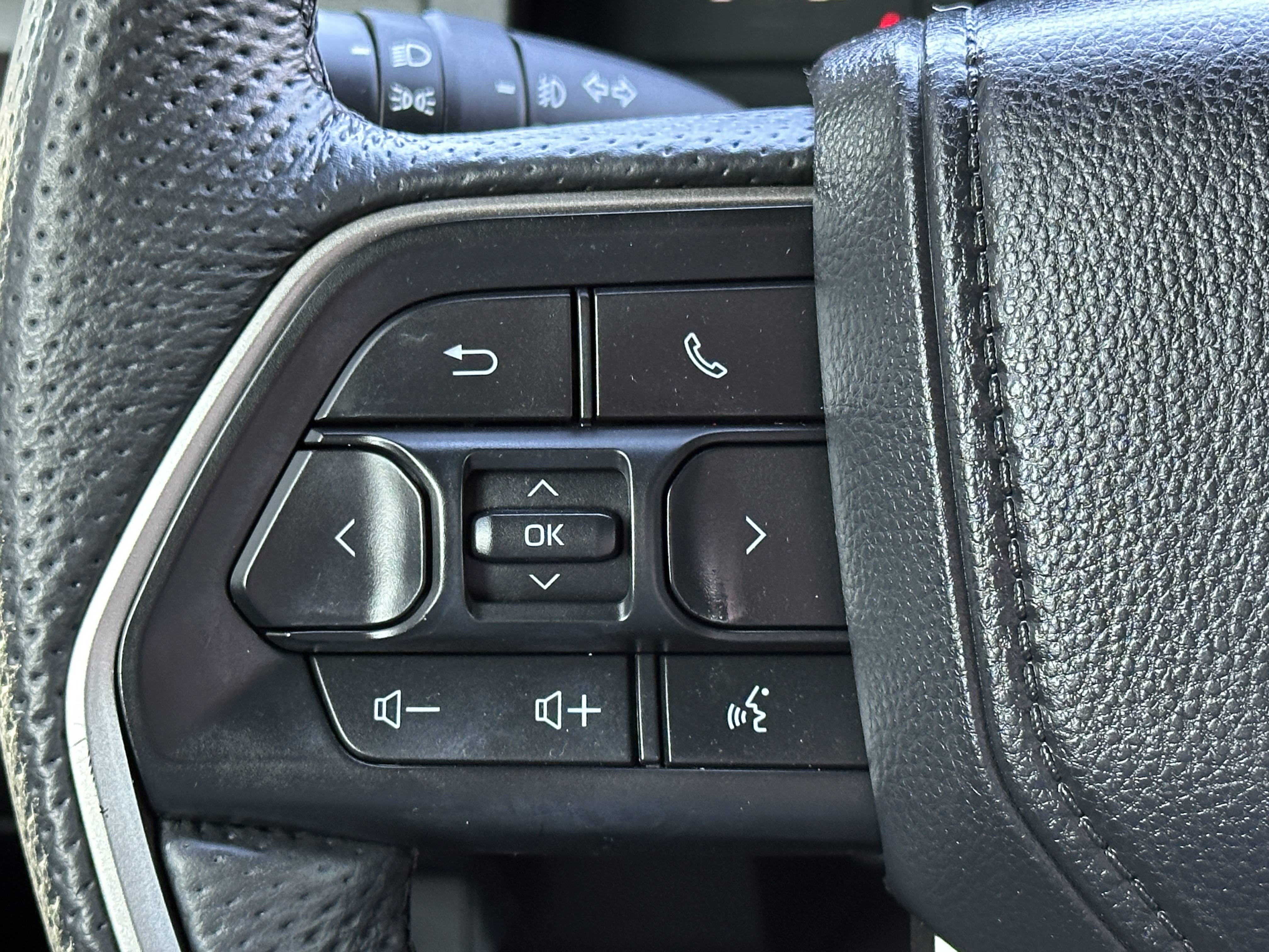 2024 Toyota Tacoma SR5 - Photo 36