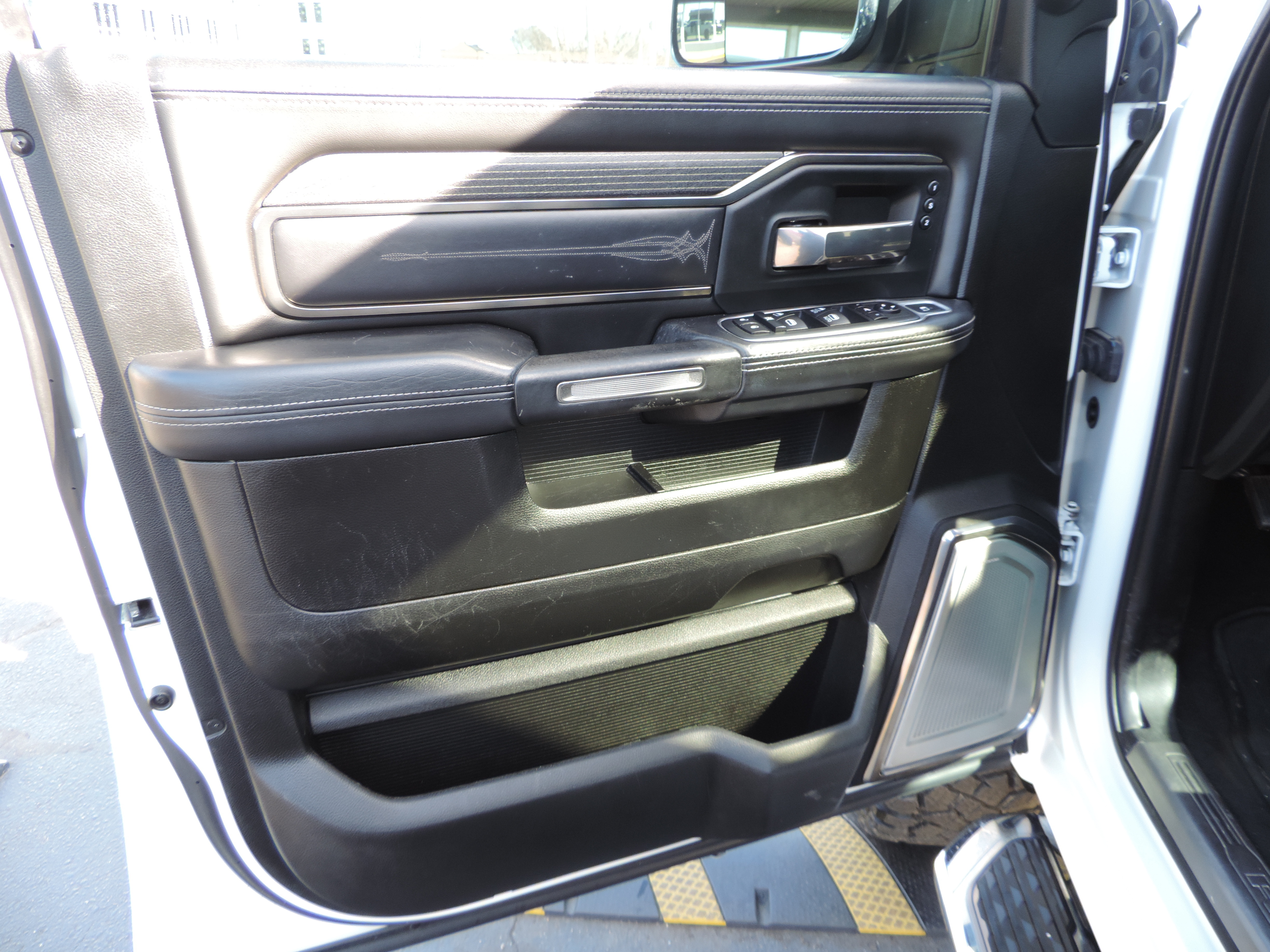 2020 RAM Ram 2500 Pickup Laramie Limited - Photo 16