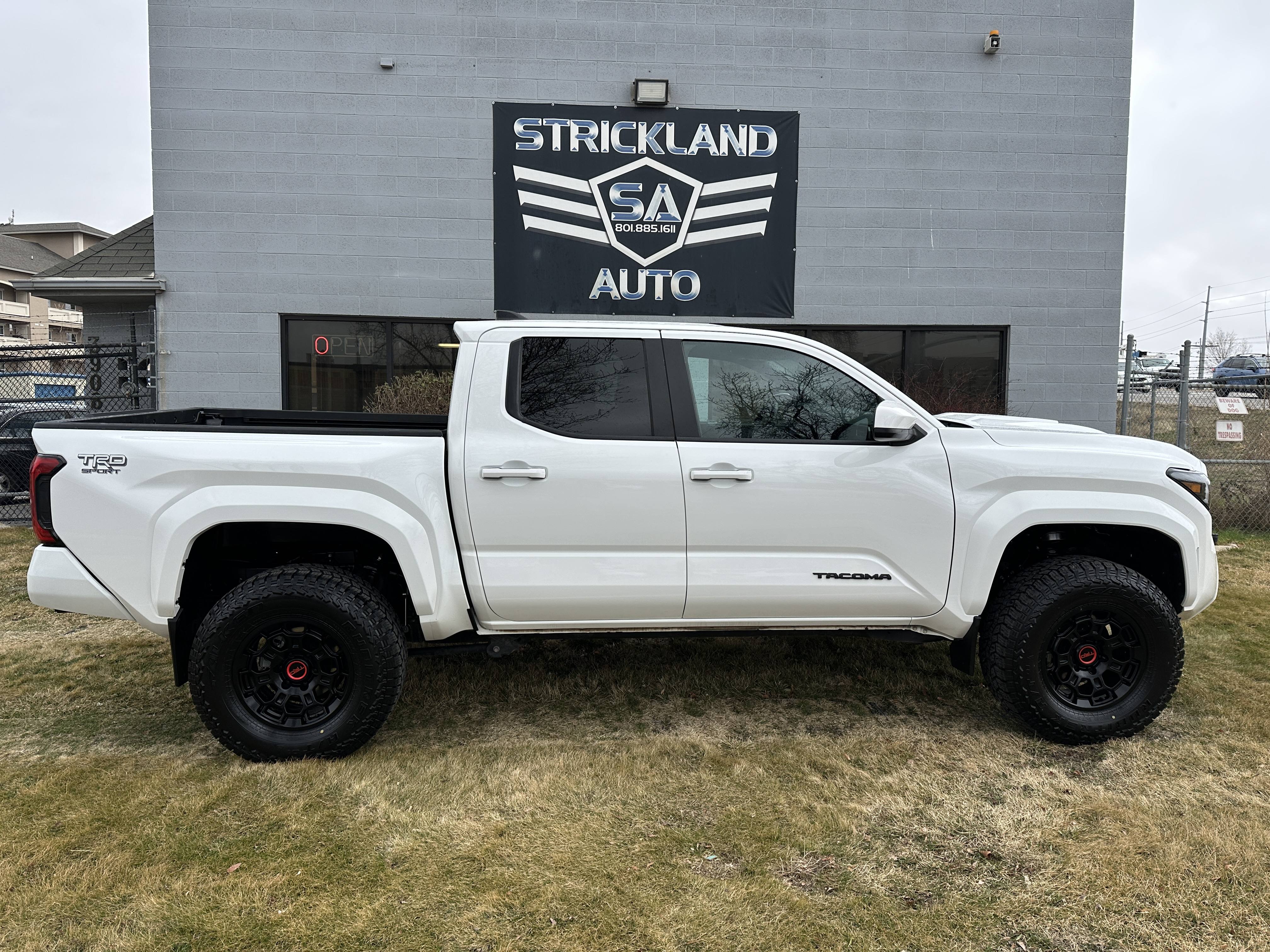 2024 Toyota Tacoma TRD Sport - Photo 6