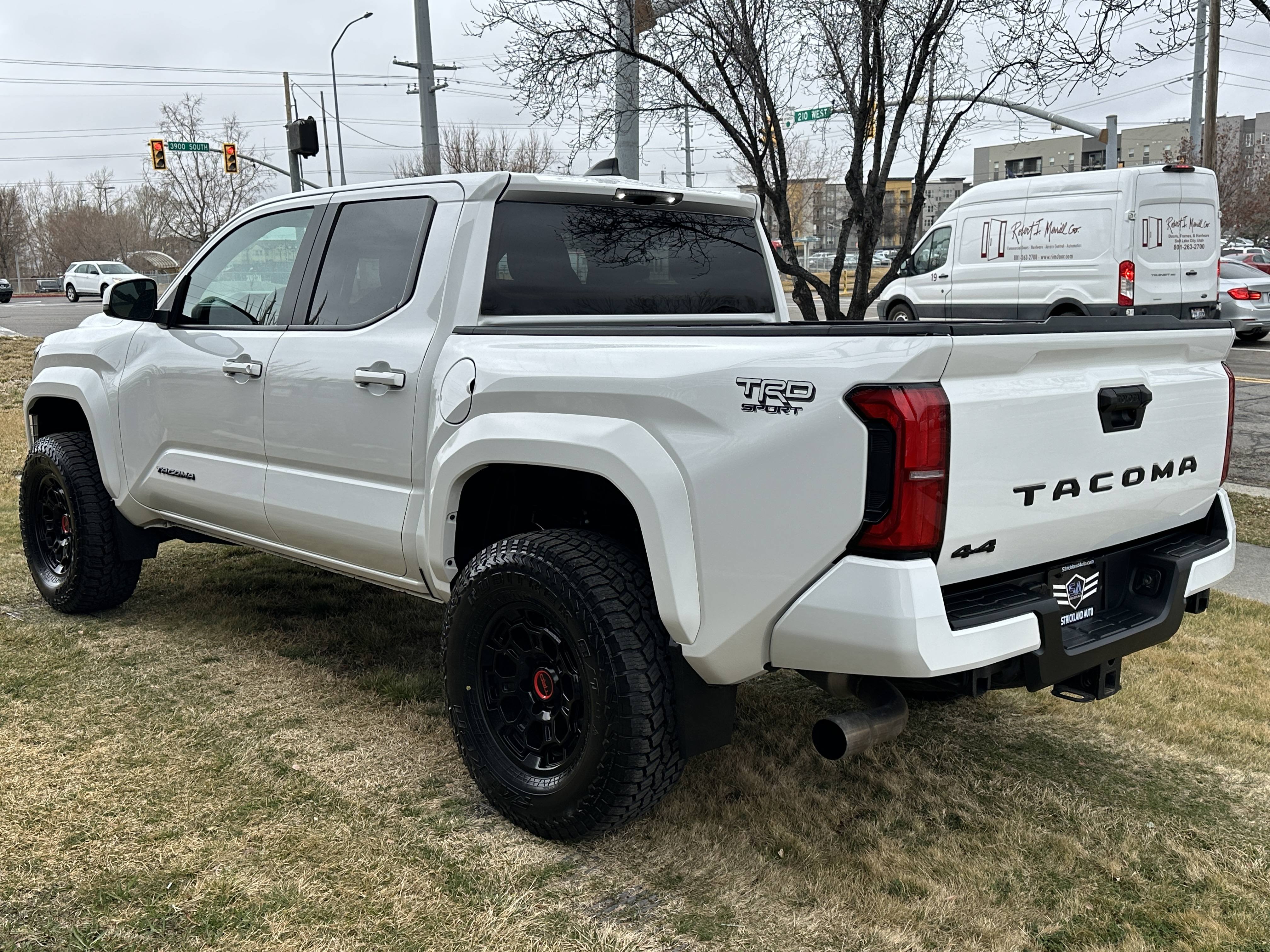 2024 Toyota Tacoma TRD Sport - Photo 10