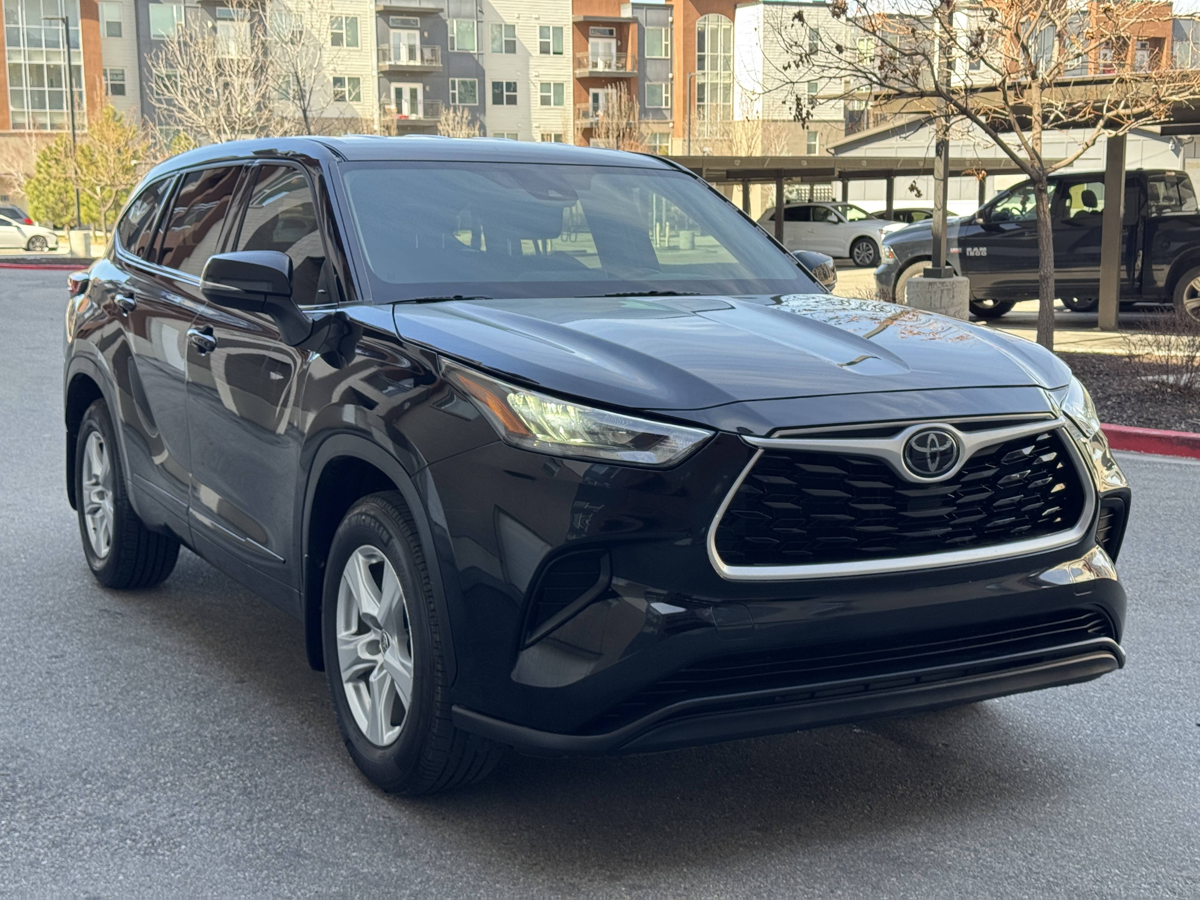 2020 Toyota Highlander L - Photo 9