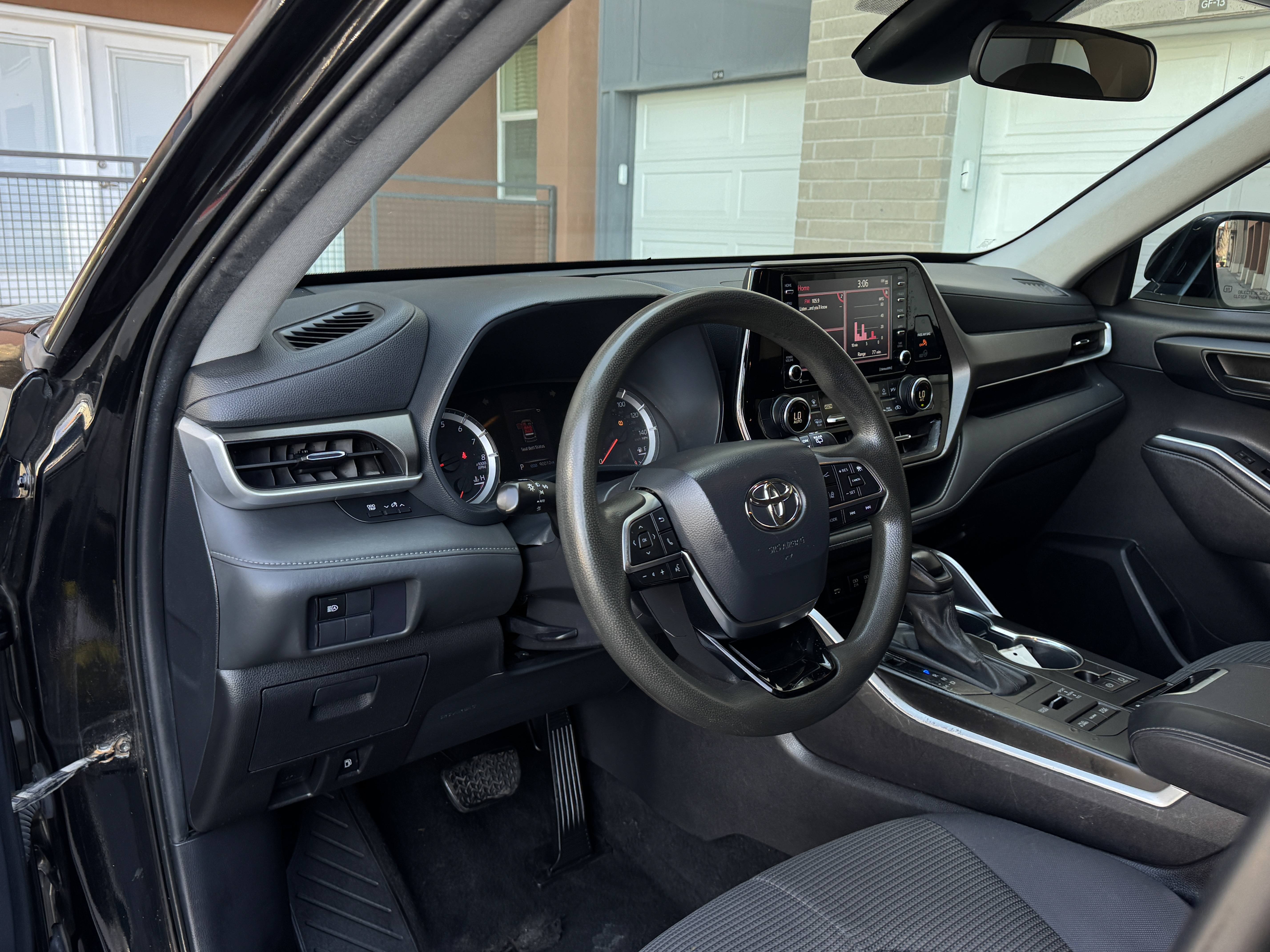 2020 Toyota Highlander L - Photo 15