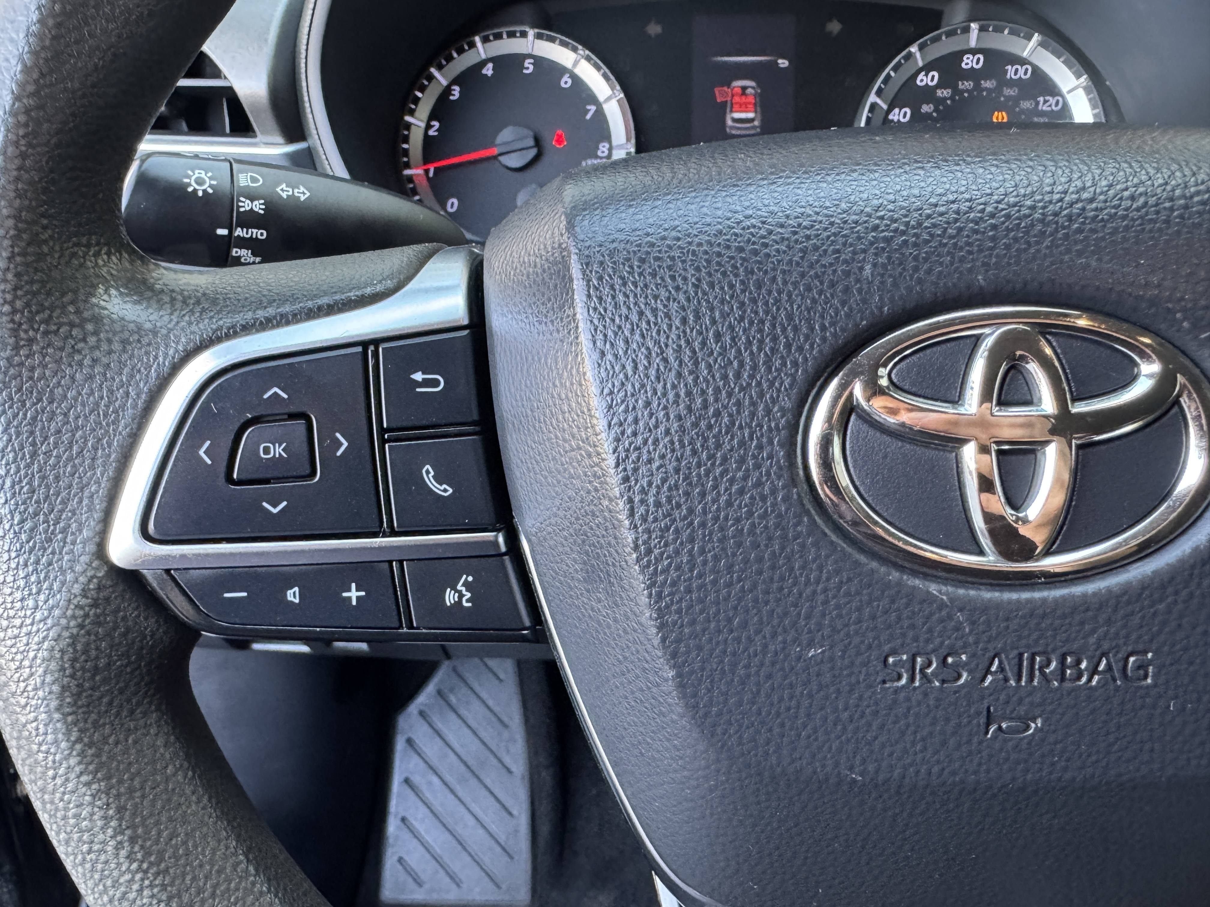 2020 Toyota Highlander L - Photo 18