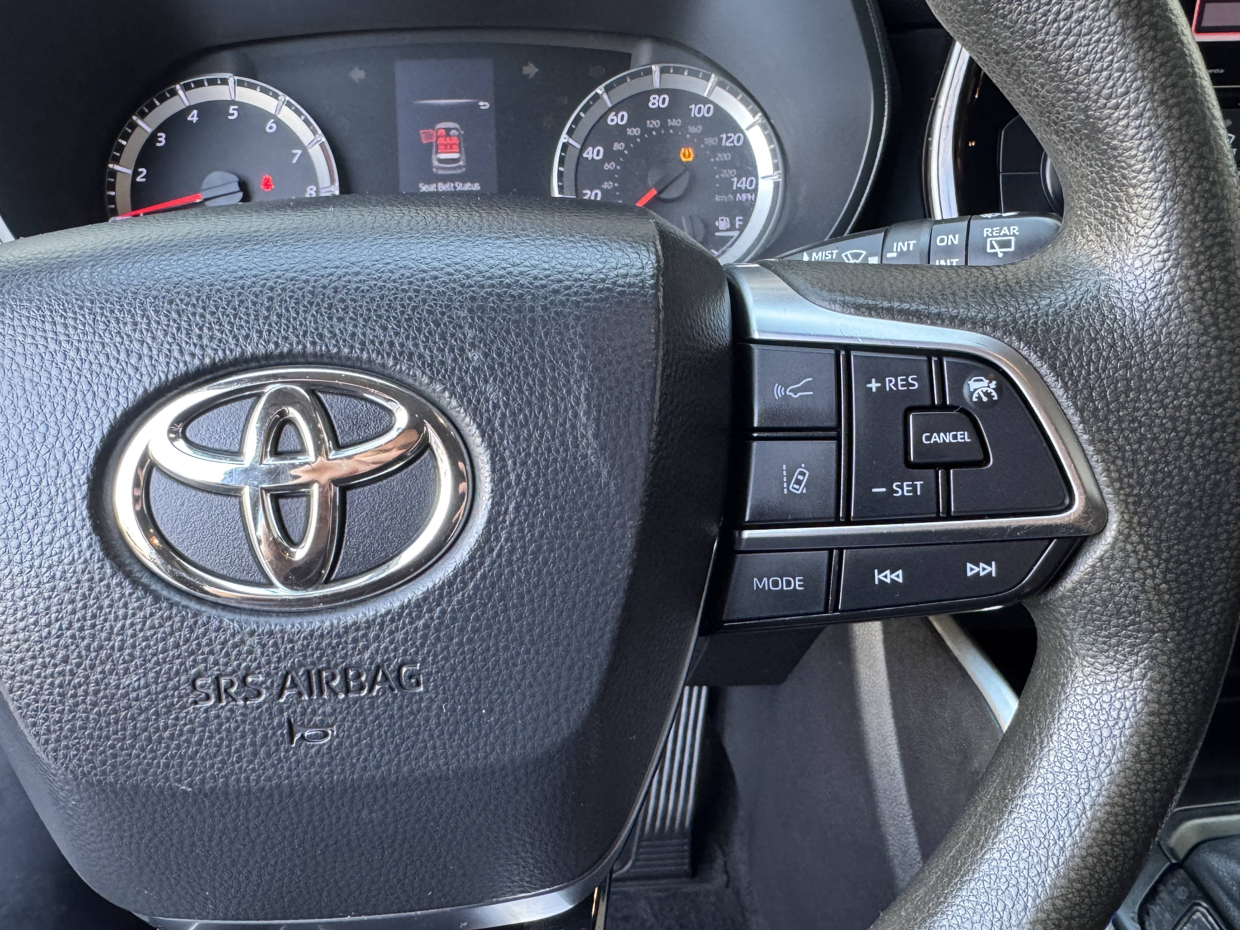 2020 Toyota Highlander L - Photo 19