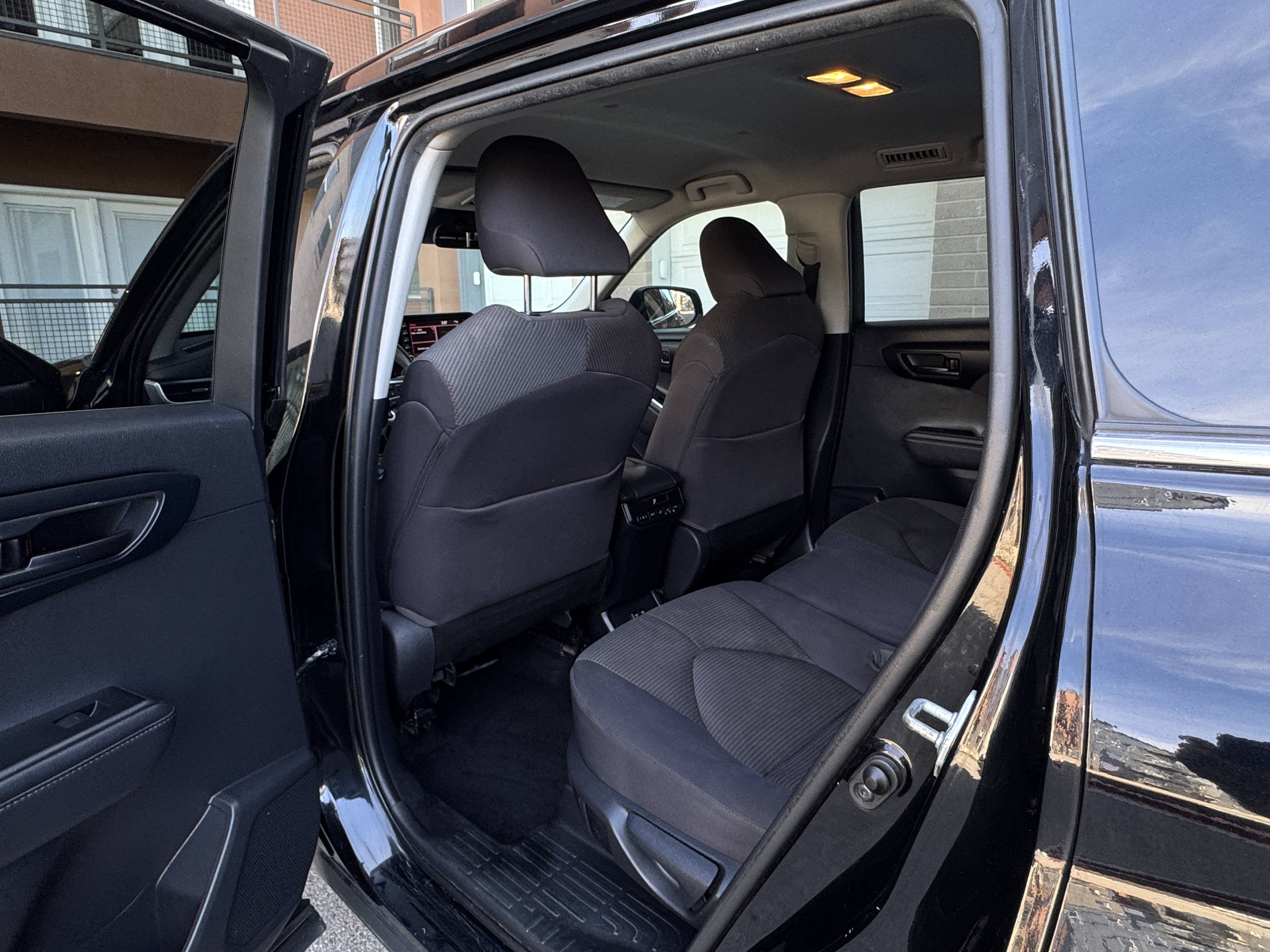 2020 Toyota Highlander L - Photo 24
