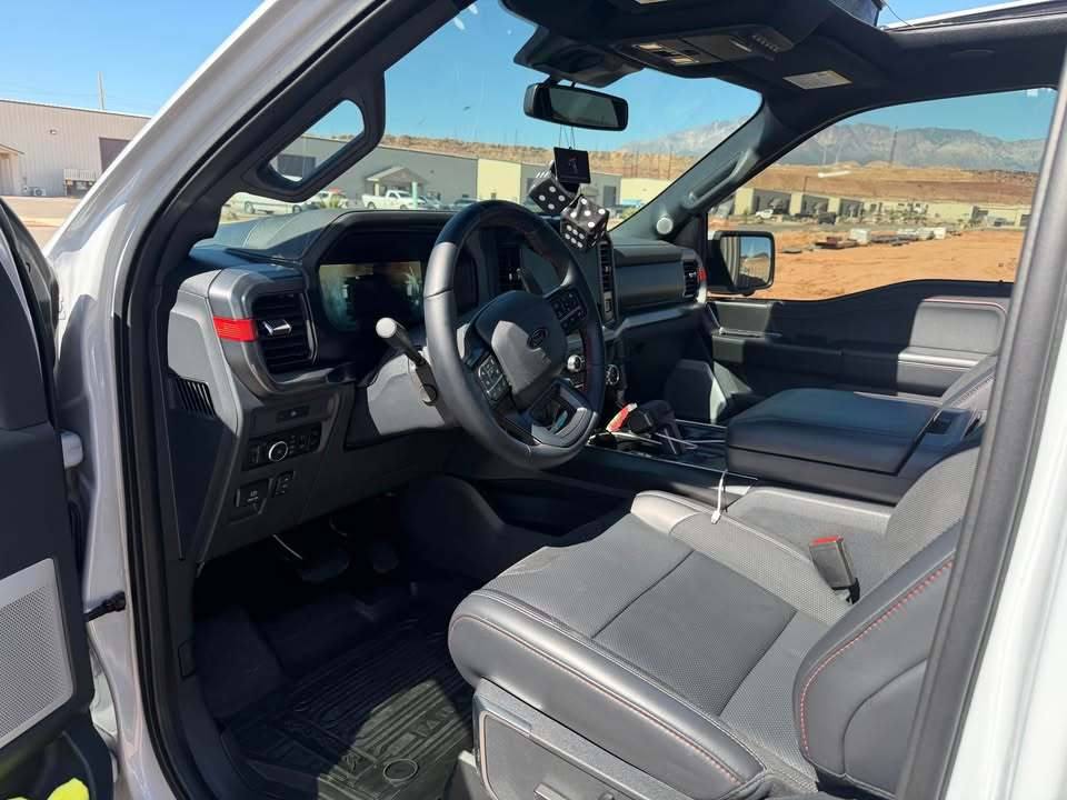 2025 Ford F-150 Raptor - Photo 8