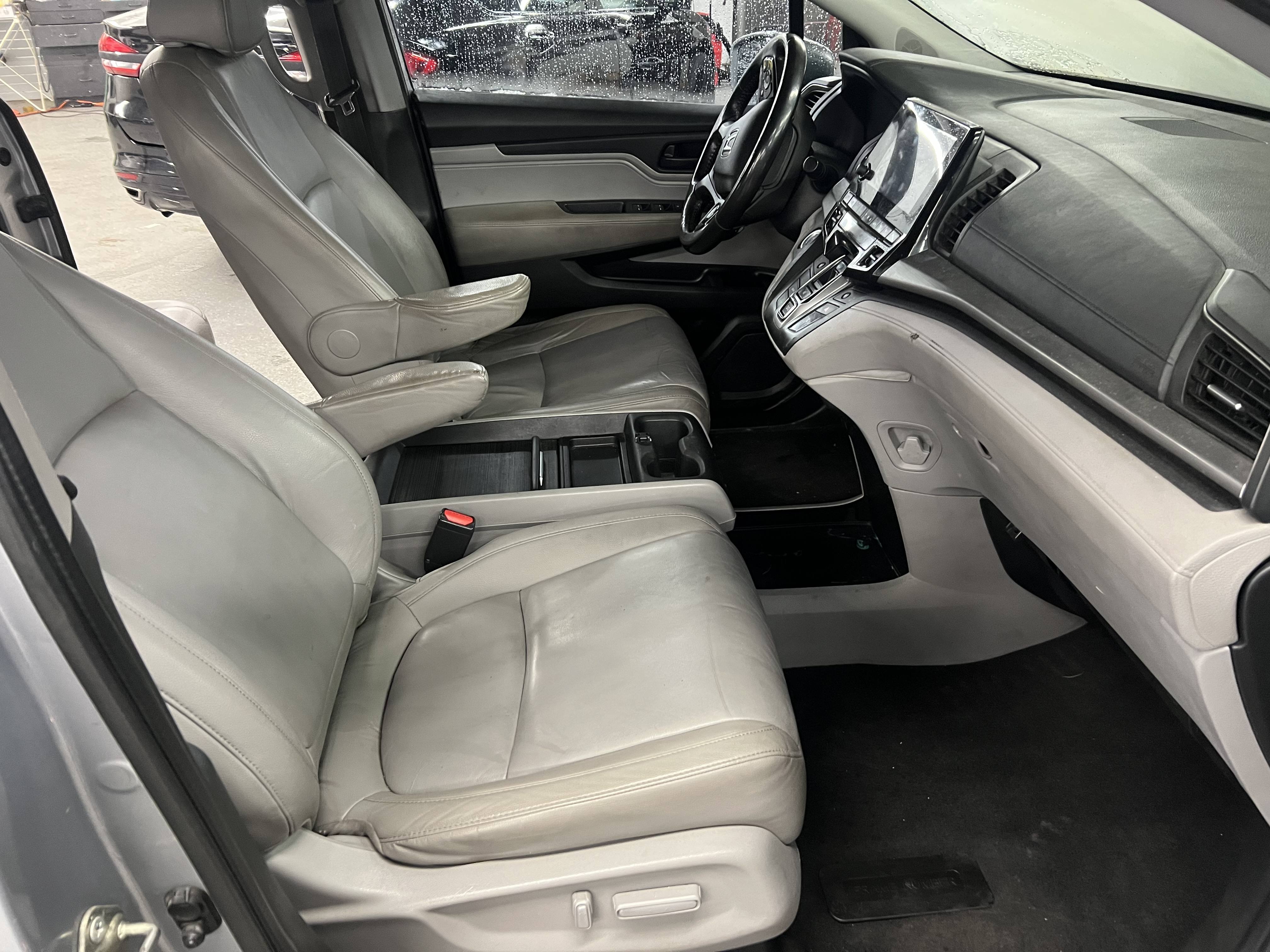 2018 Honda Odyssey EX-L - Photo 10