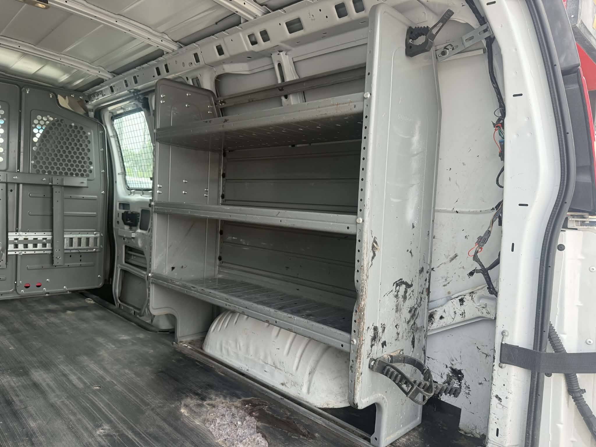 2015 Chevrolet Express Cargo Work Van - Photo 11