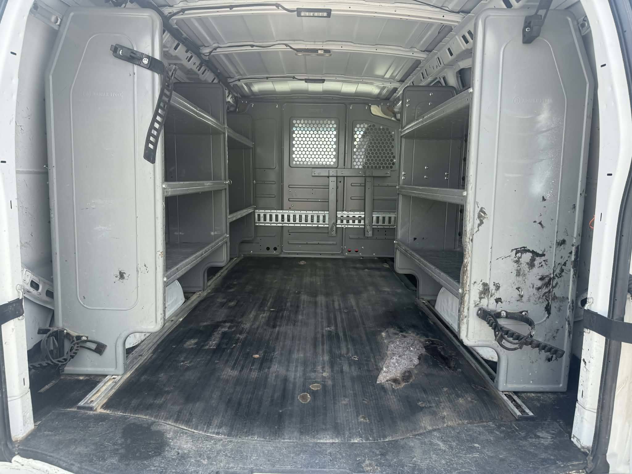 2015 Chevrolet Express Cargo Work Van - Photo 12