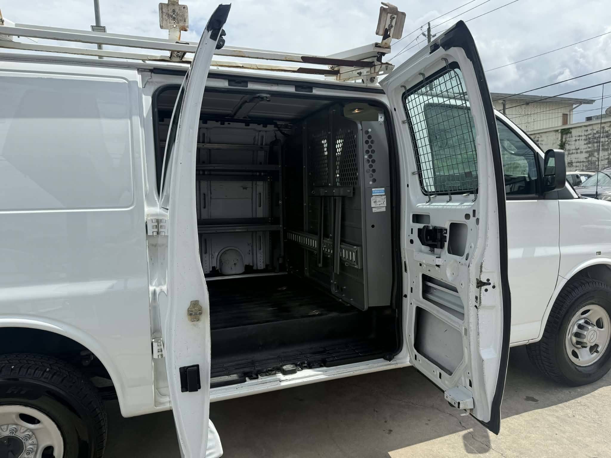 2015 Chevrolet Express Cargo Work Van - Photo 20