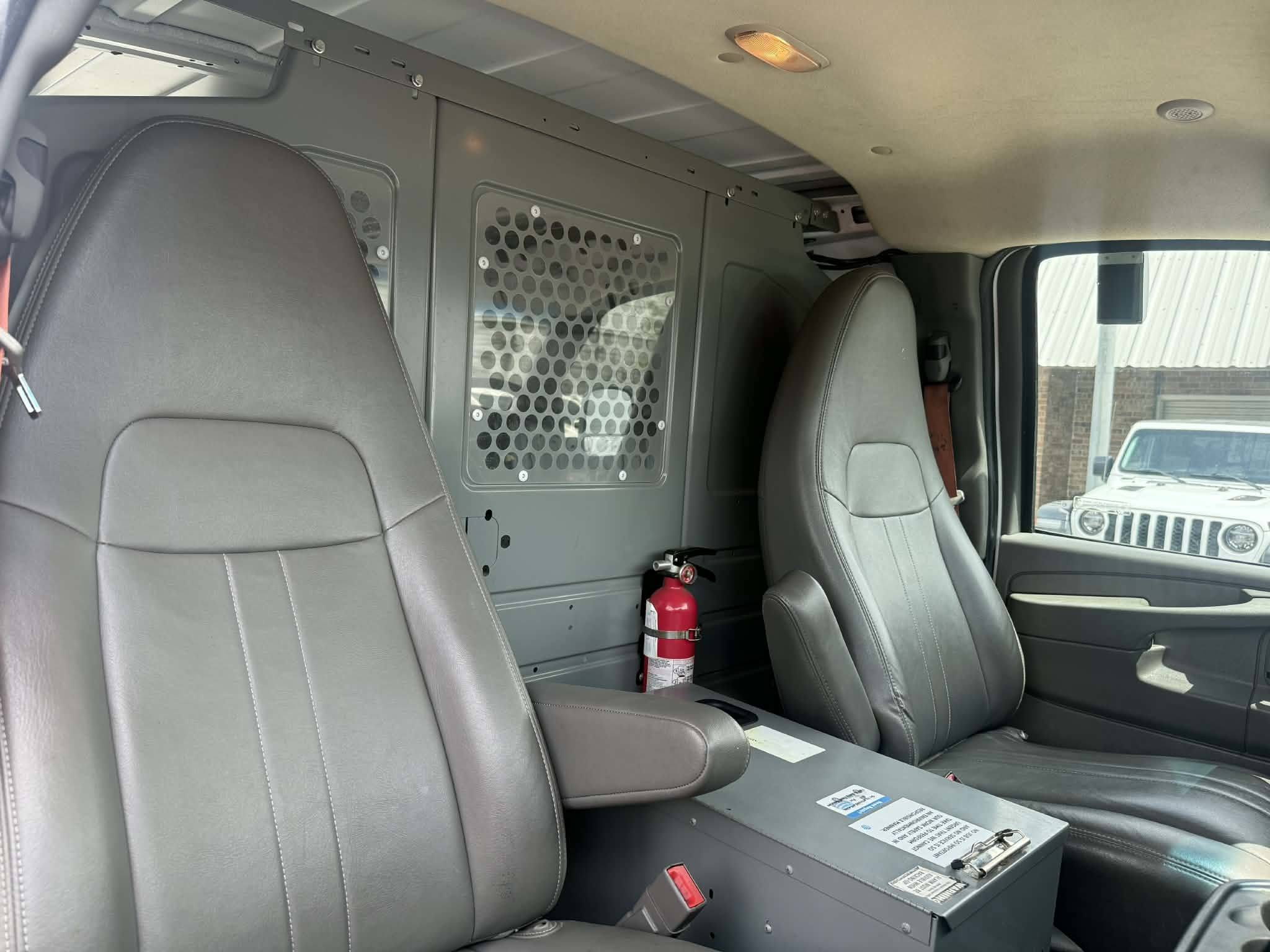 2015 Chevrolet Express Cargo Work Van - Photo 21