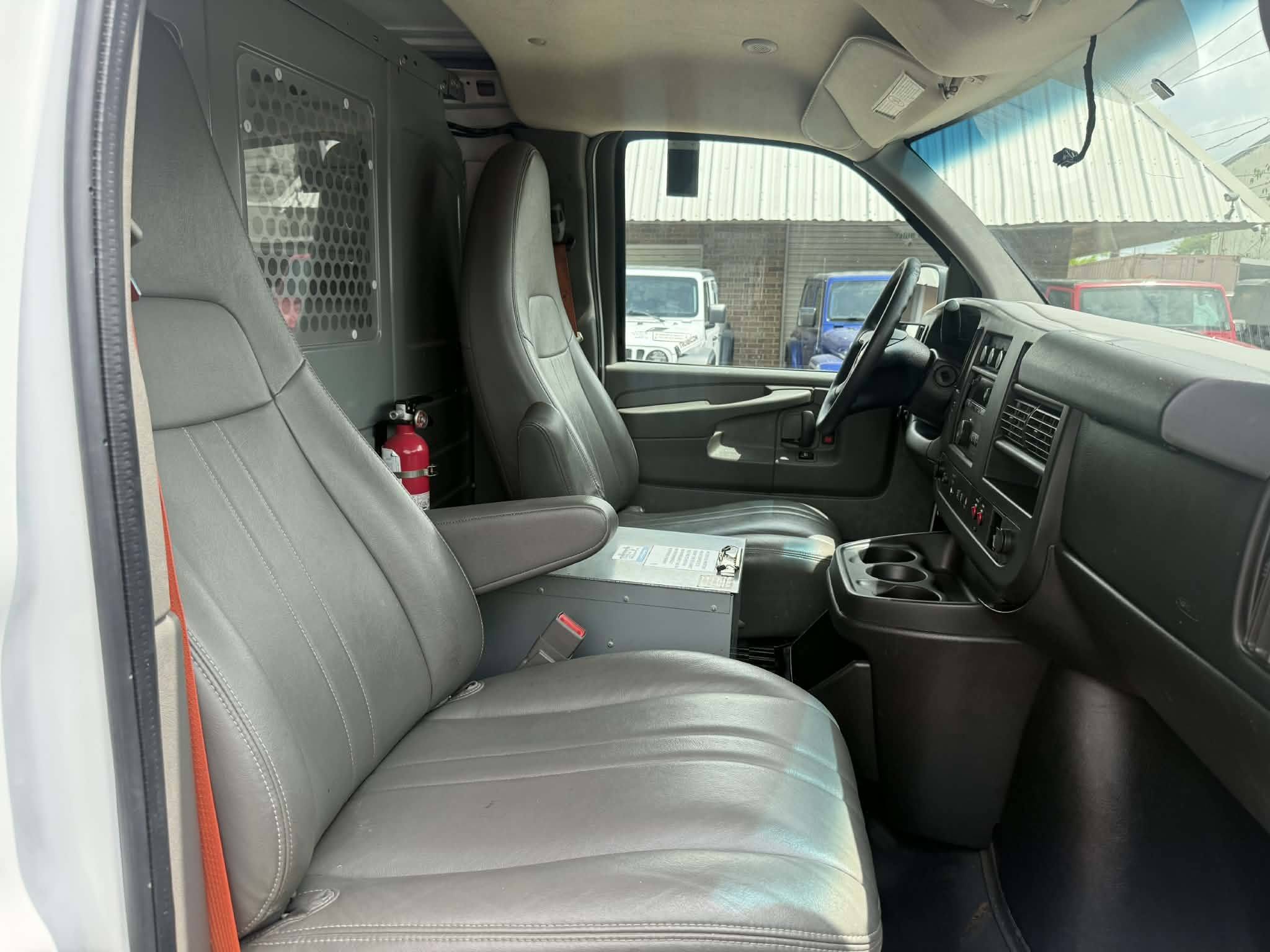 2015 Chevrolet Express Cargo Work Van - Photo 15