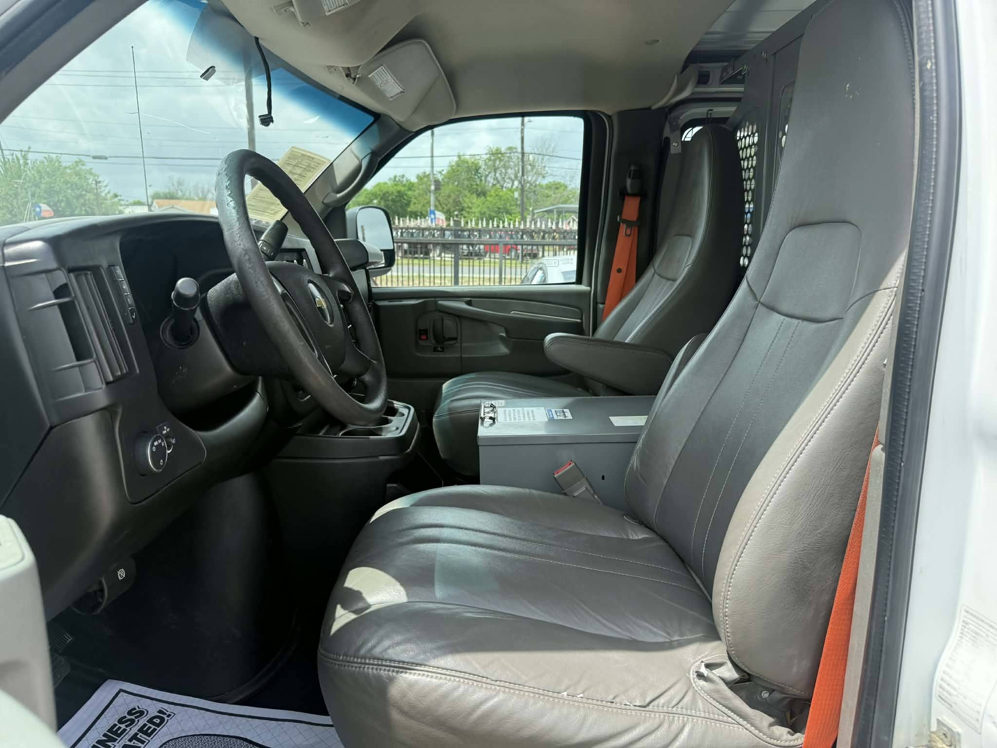 2015 Chevrolet Express Cargo Work Van - Photo 34