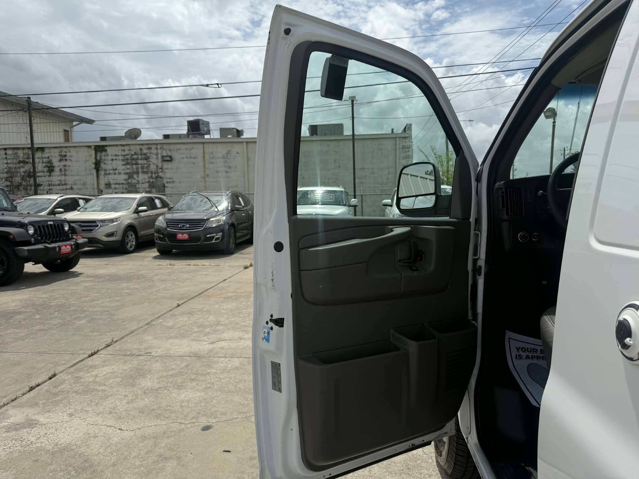 2015 Chevrolet Express Cargo Work Van - Photo 36