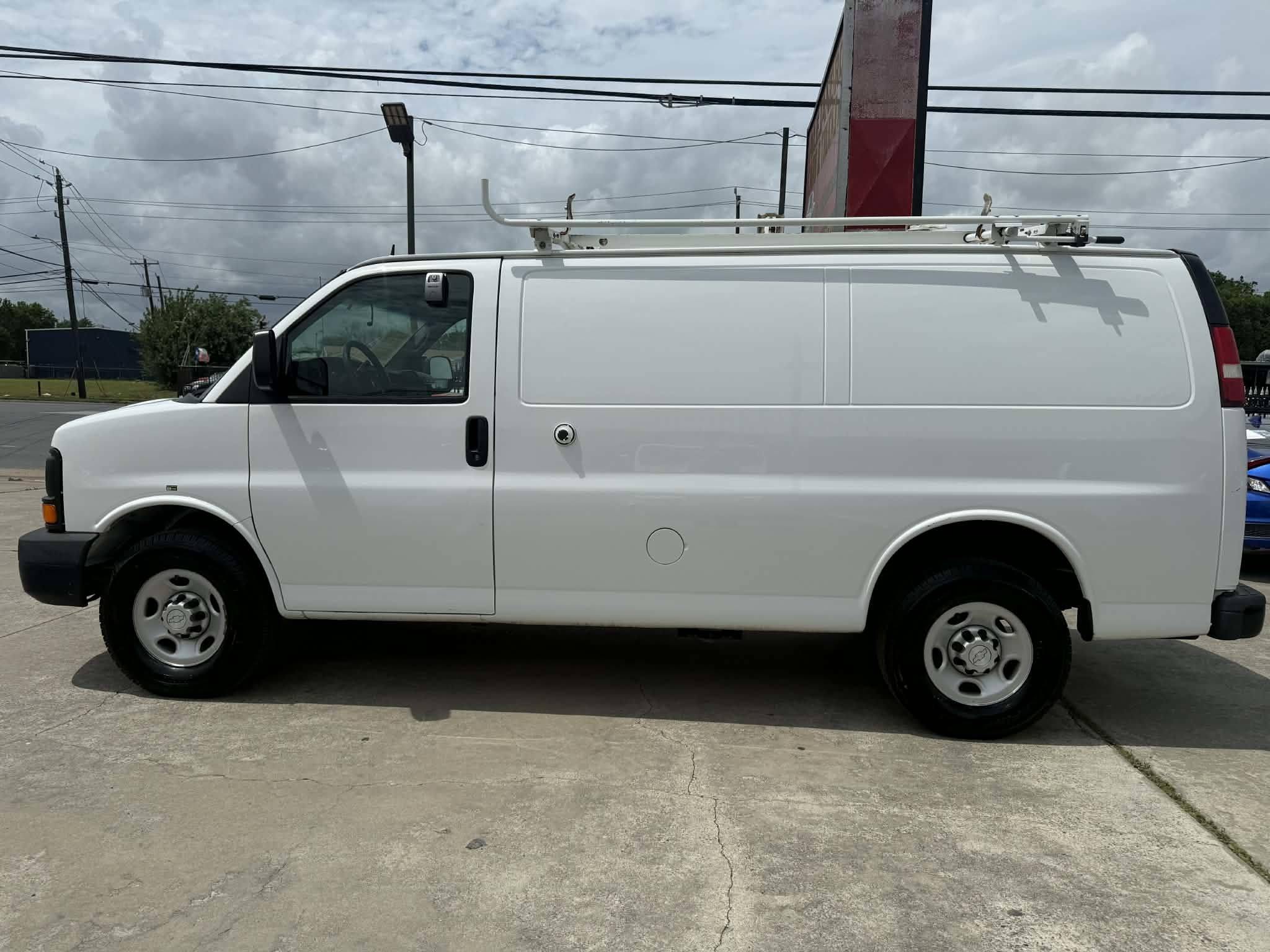 2015 Chevrolet Express Cargo Work Van - Photo 8