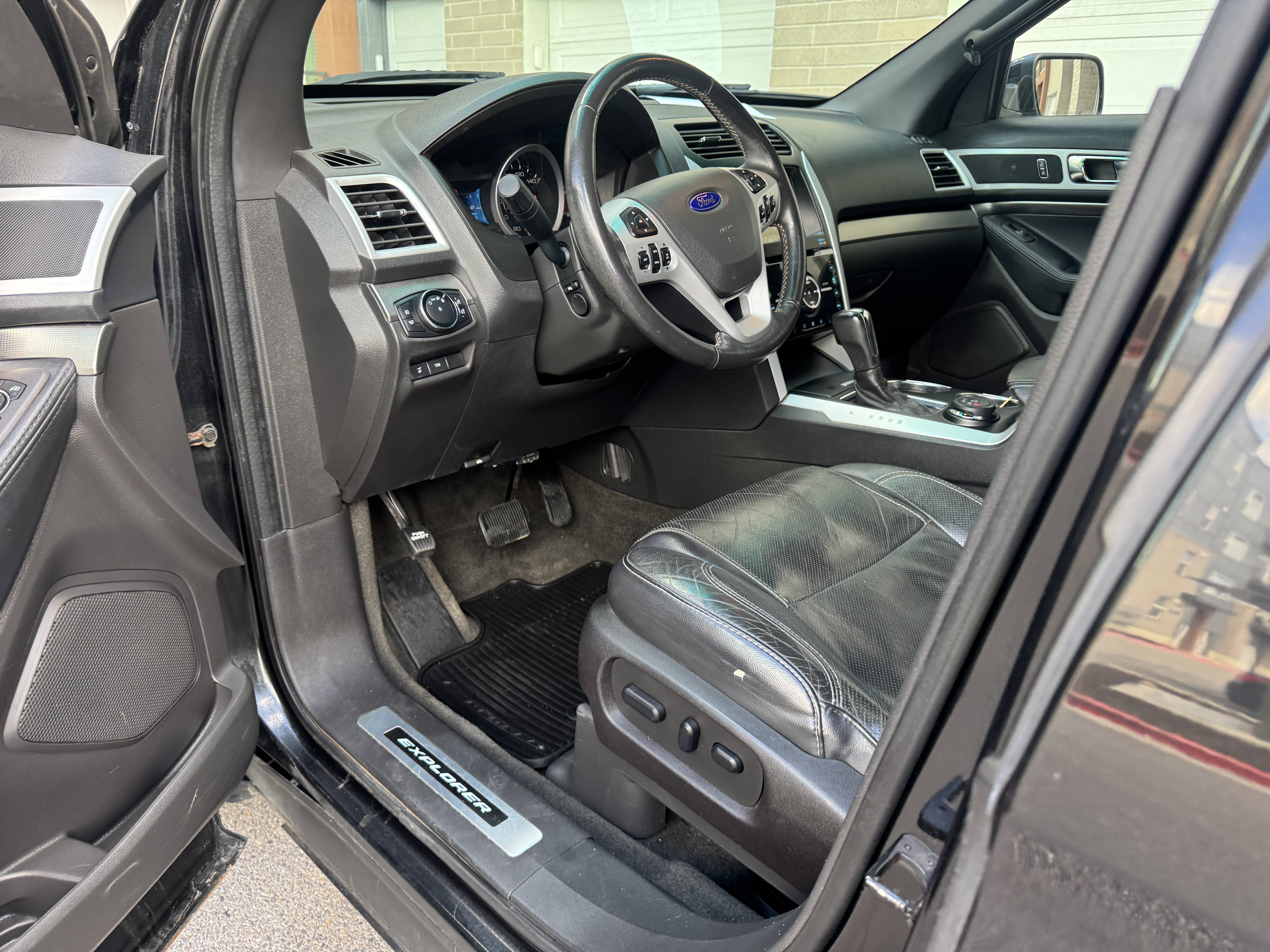 2014 Ford Explorer Sport - Photo 17