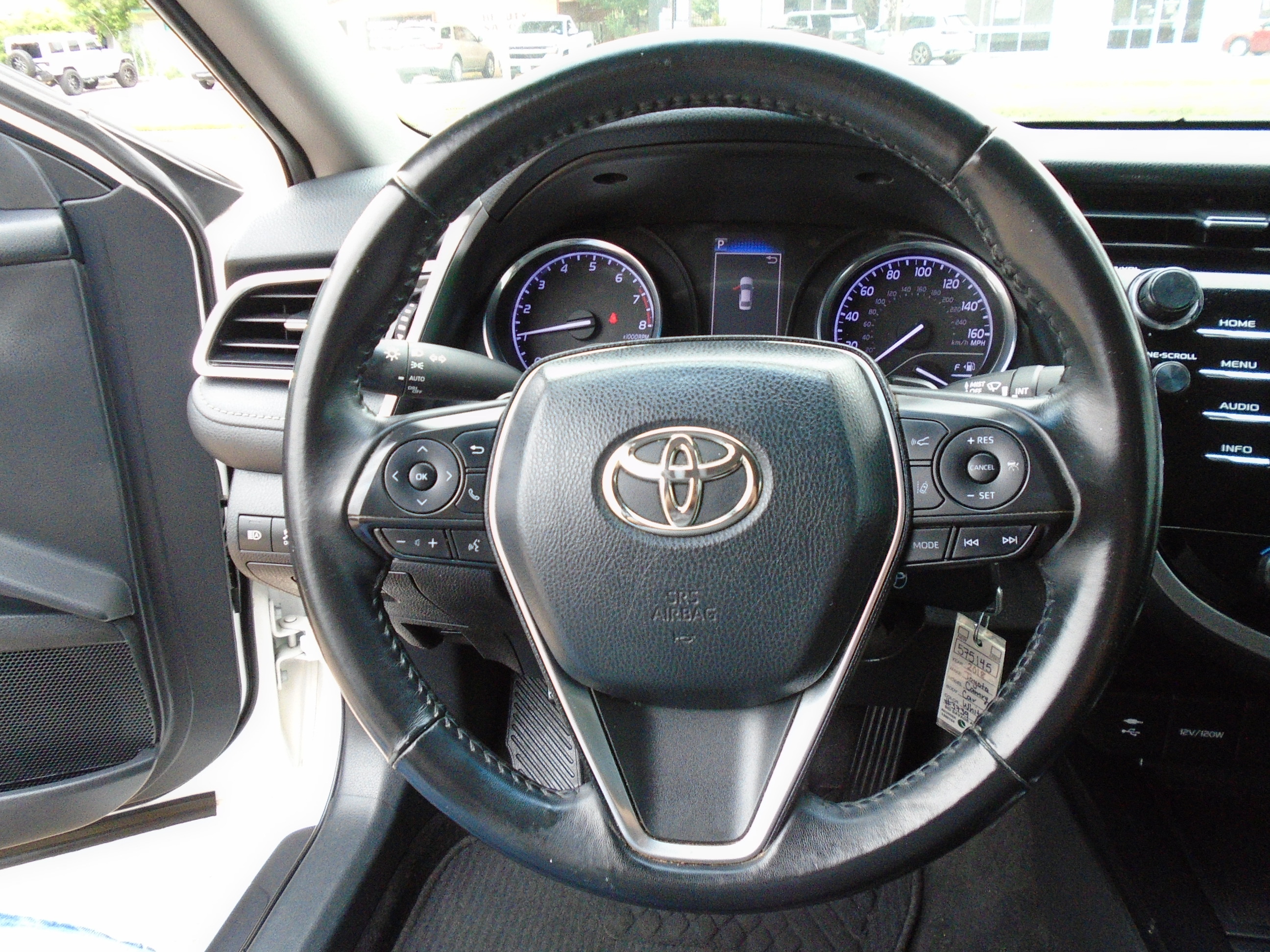 2018 Toyota Camry SE - Photo 10