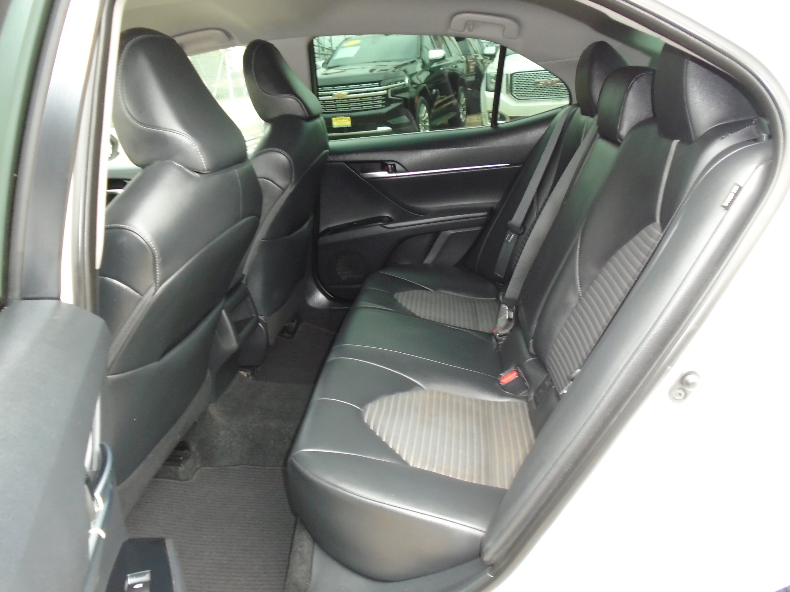 2018 Toyota Camry SE - Photo 13