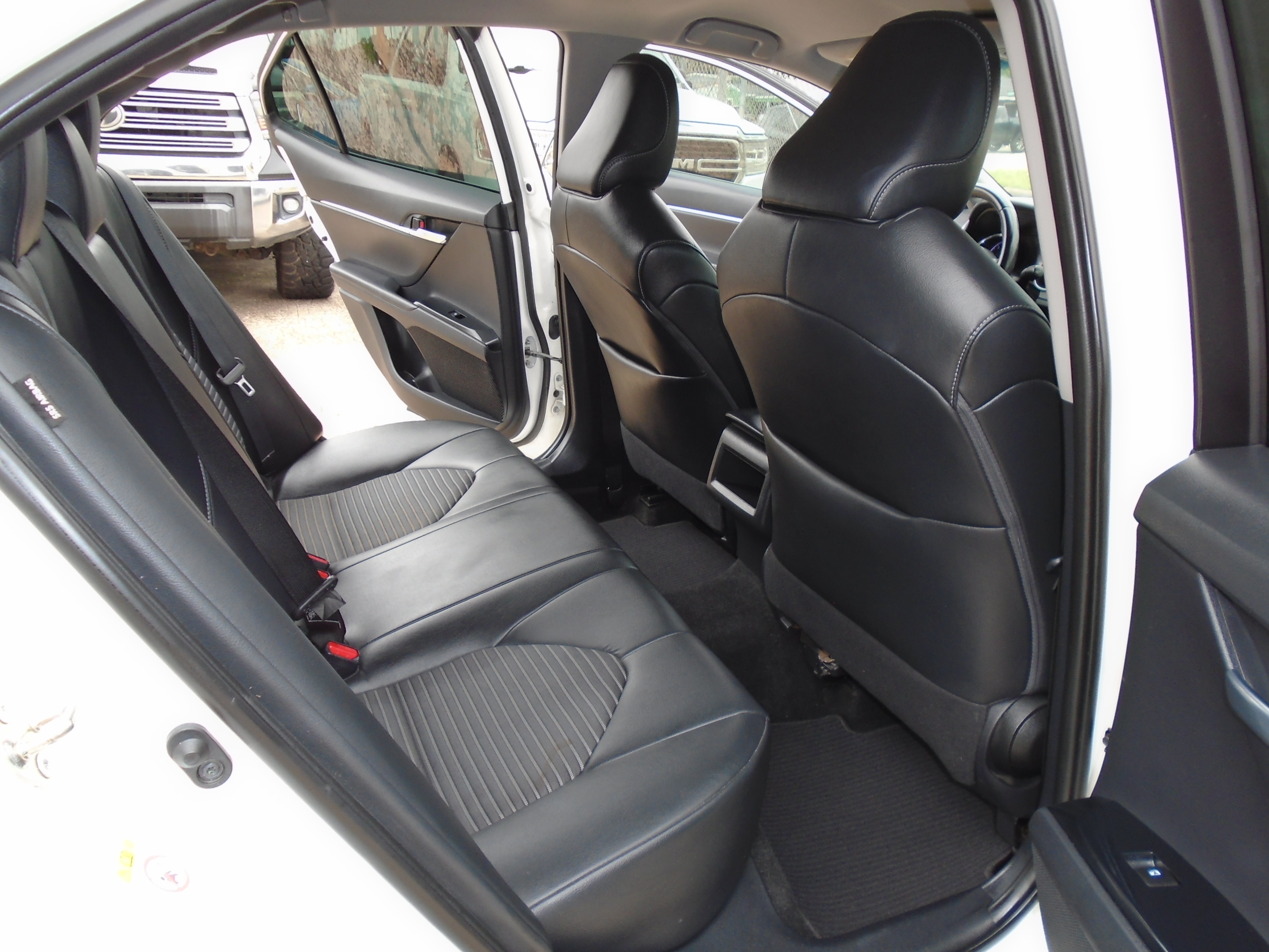 2018 Toyota Camry SE - Photo 15