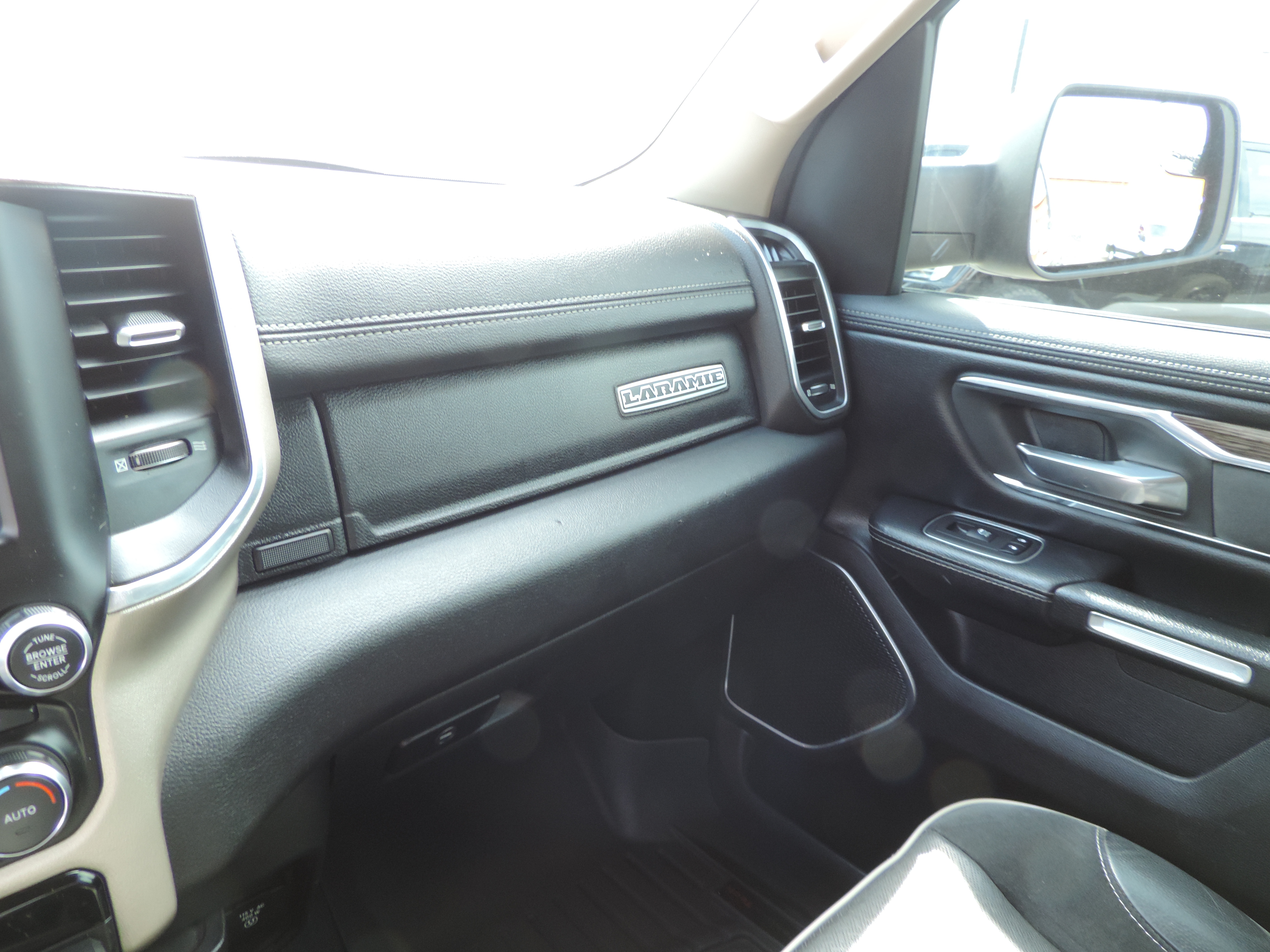 2019 RAM Ram 1500 Pickup Laramie - Photo 11