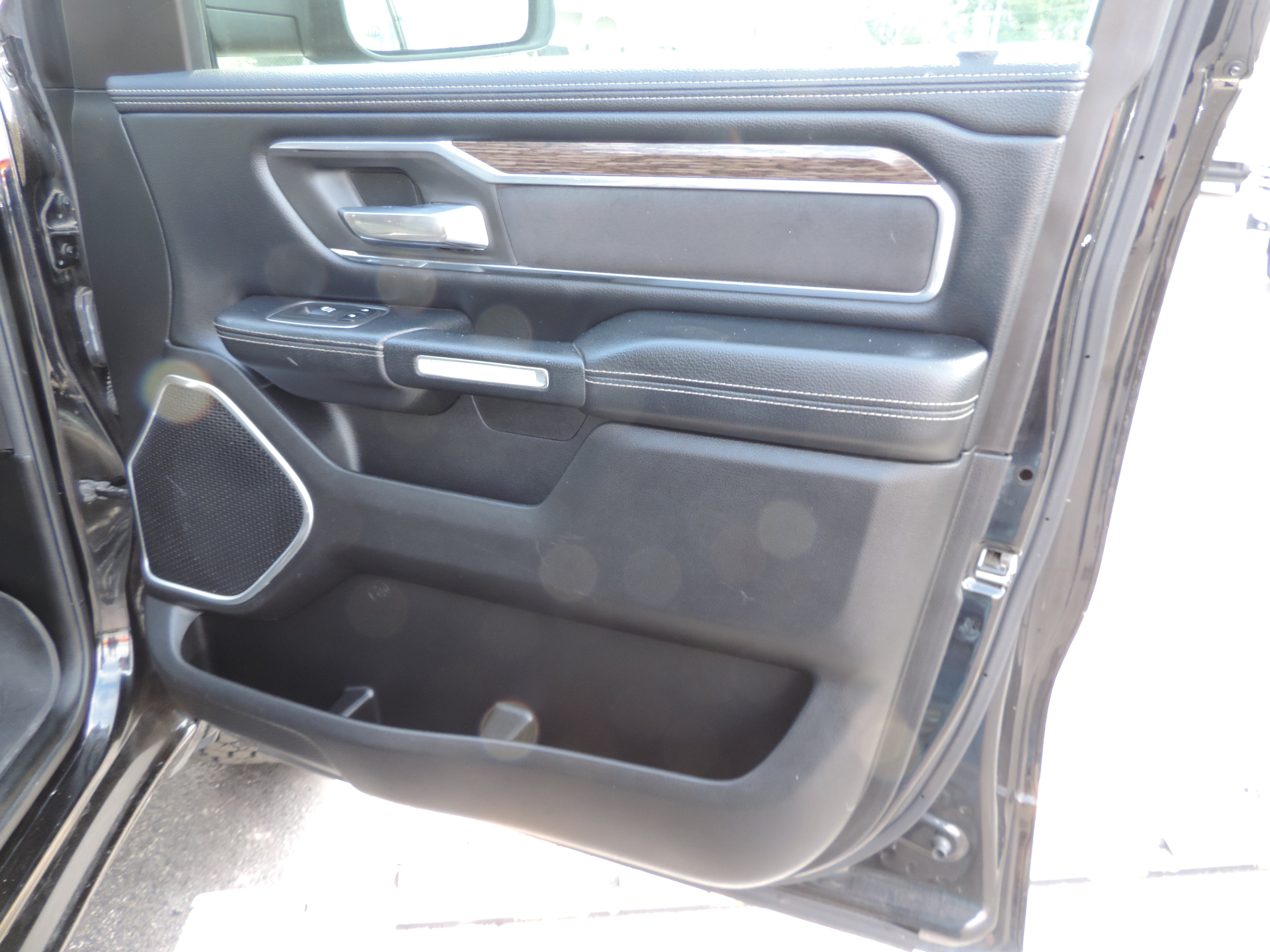 2019 RAM Ram 1500 Pickup Laramie - Photo 17