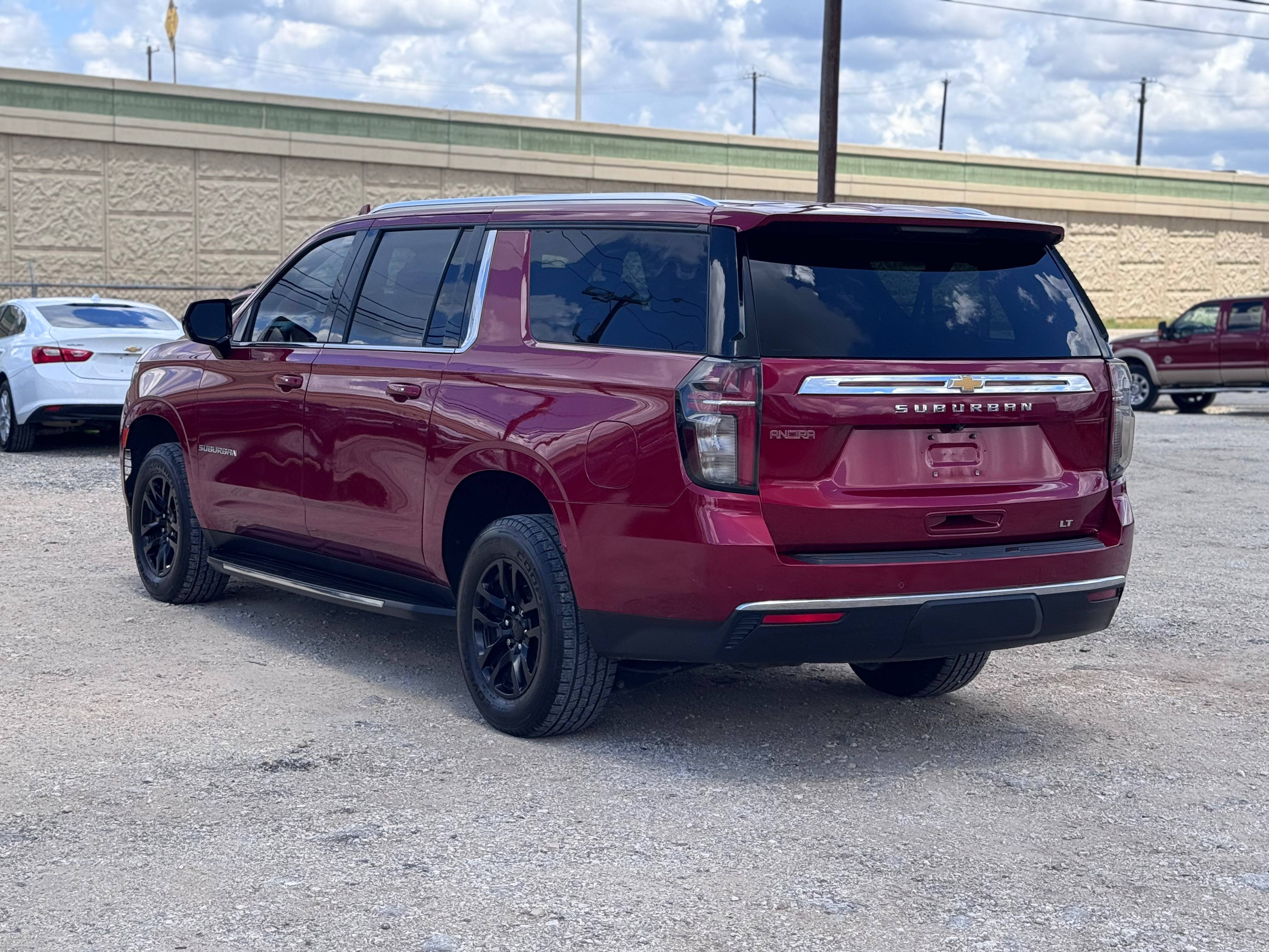 2021 Chevrolet Suburban LT - Photo 7