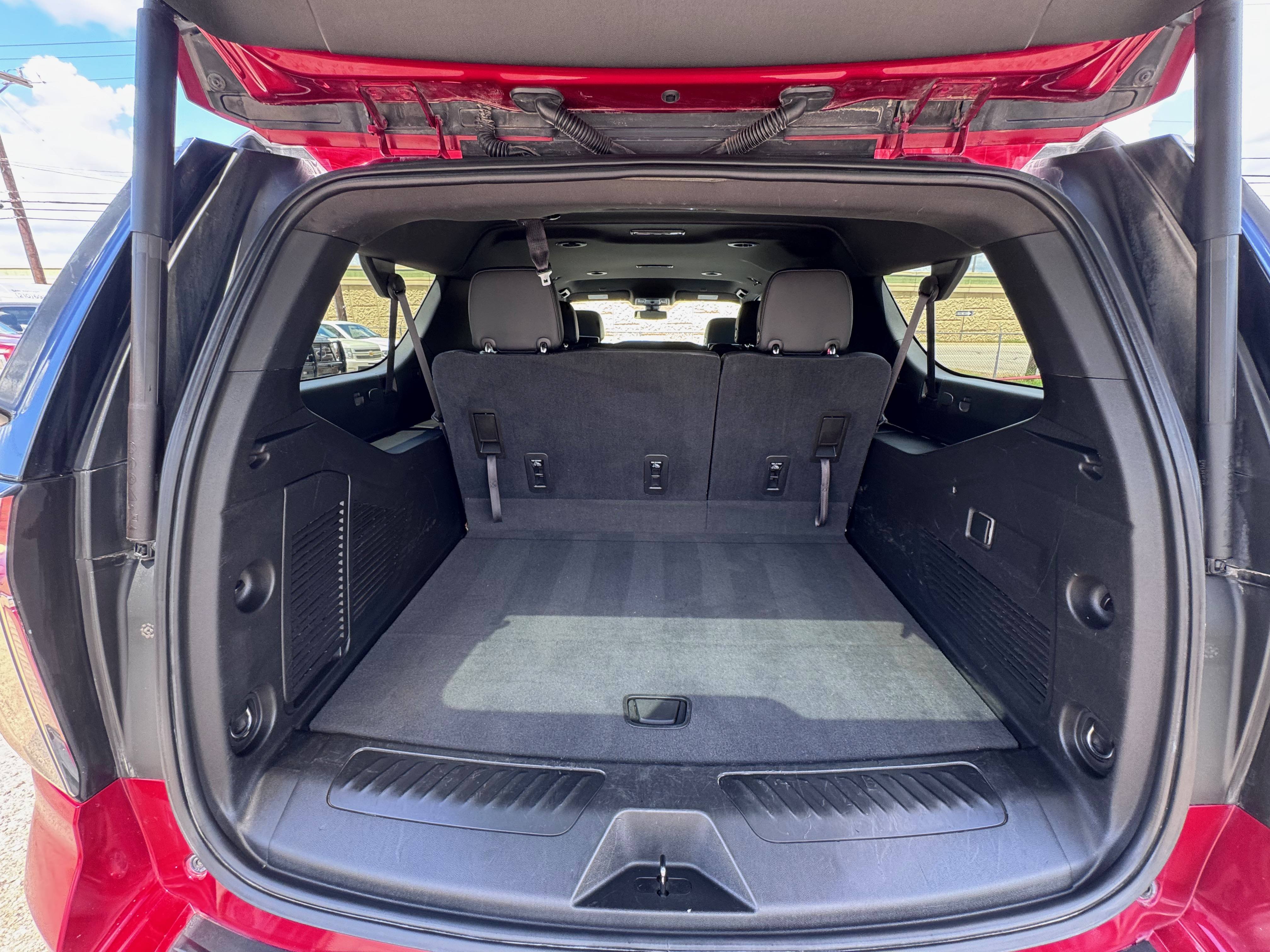 2021 Chevrolet Suburban LT - Photo 8