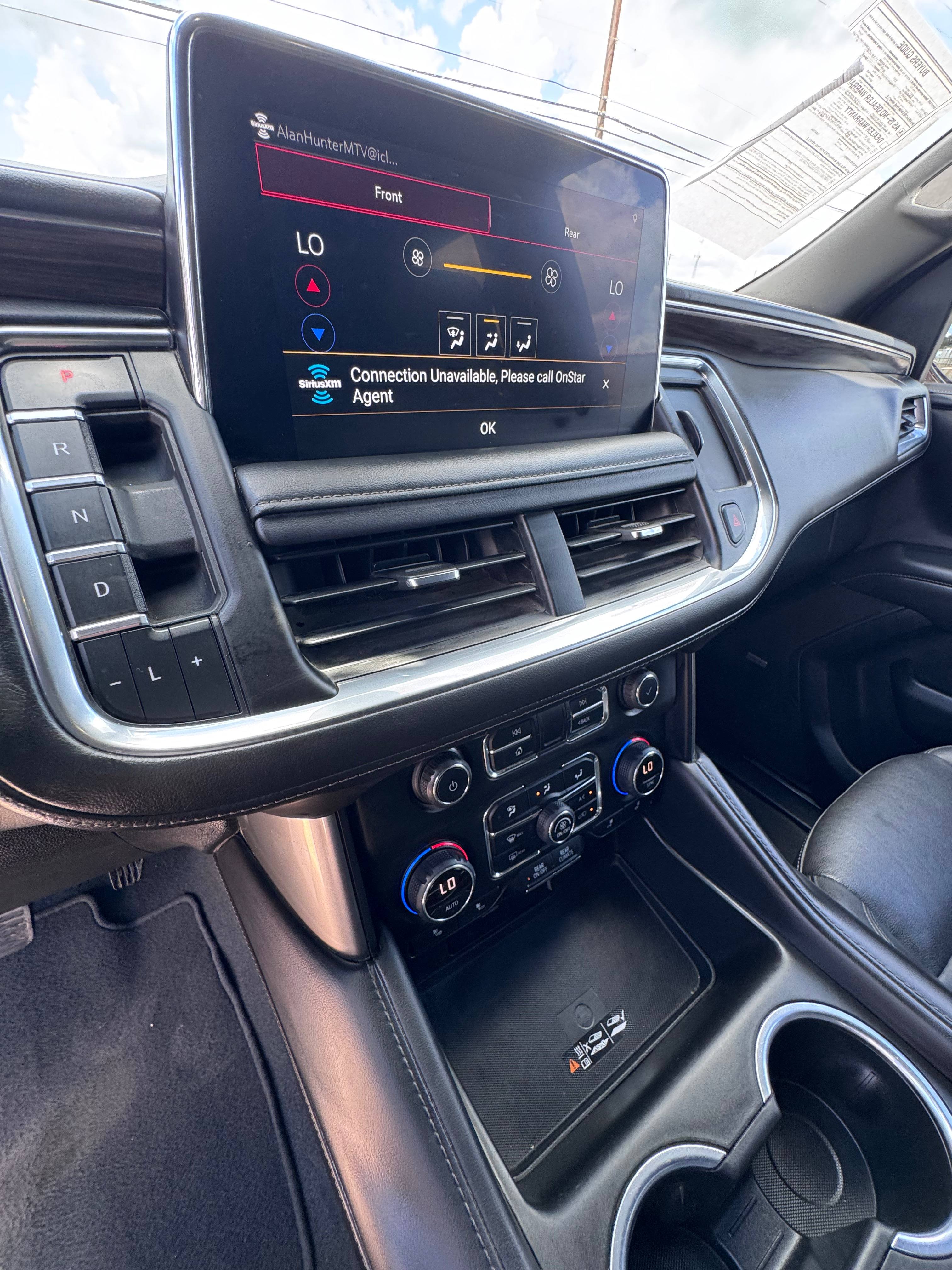 2021 Chevrolet Suburban LT - Photo 16