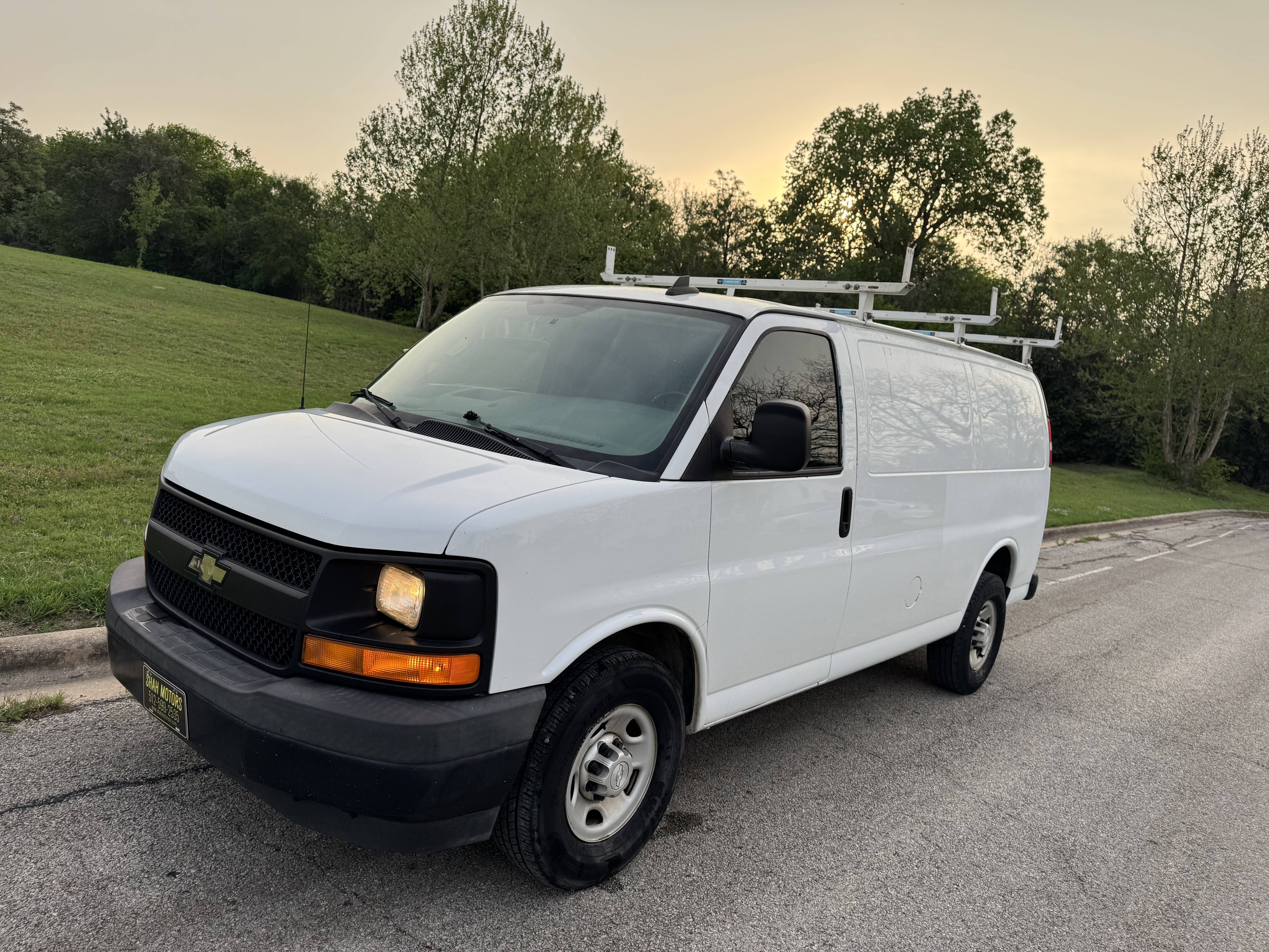 2017 Chevrolet Express Cargo Work Van - Photo 6