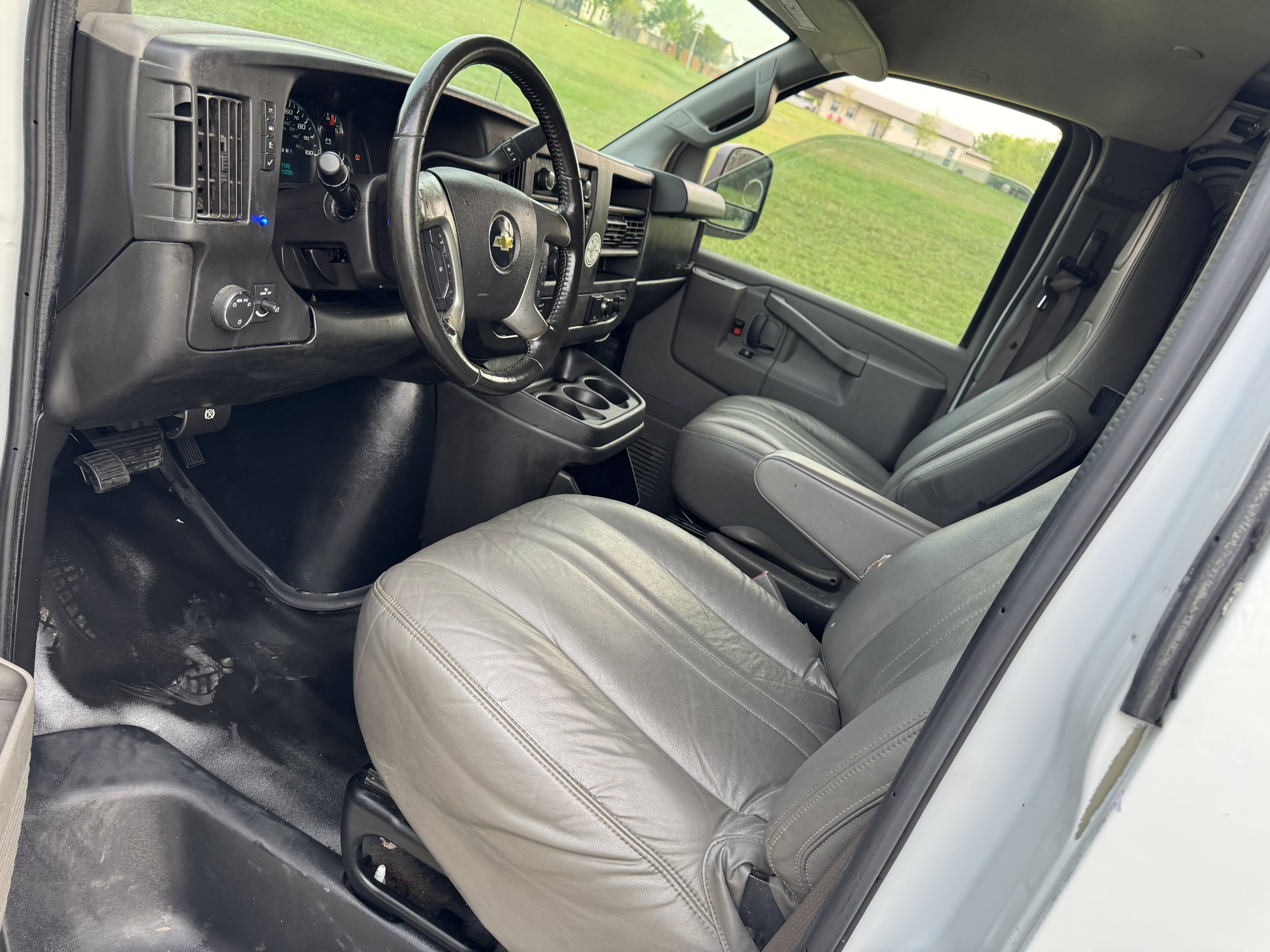 2017 Chevrolet Express Cargo Work Van - Photo 7