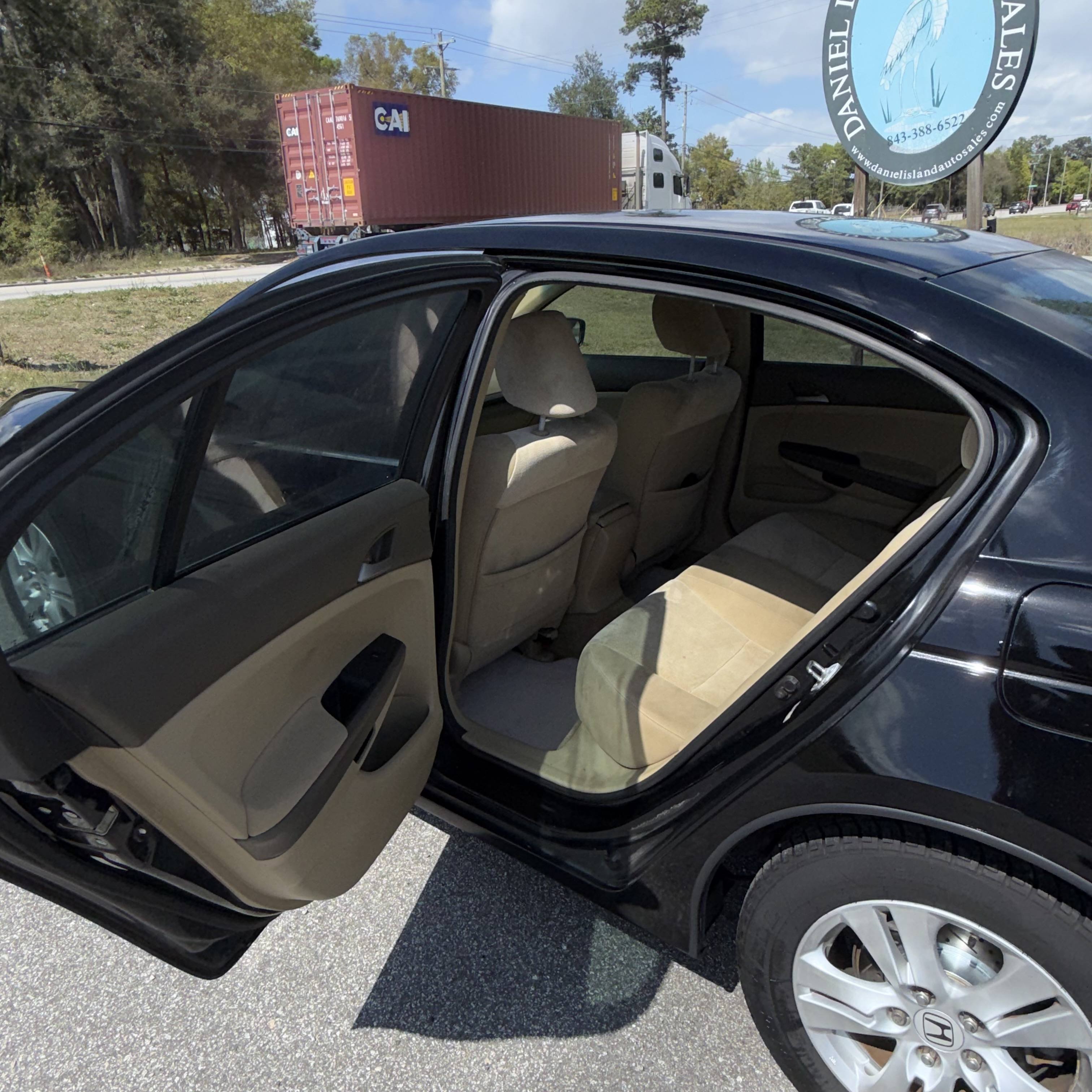2010 Honda Accord LX-P - Photo 9
