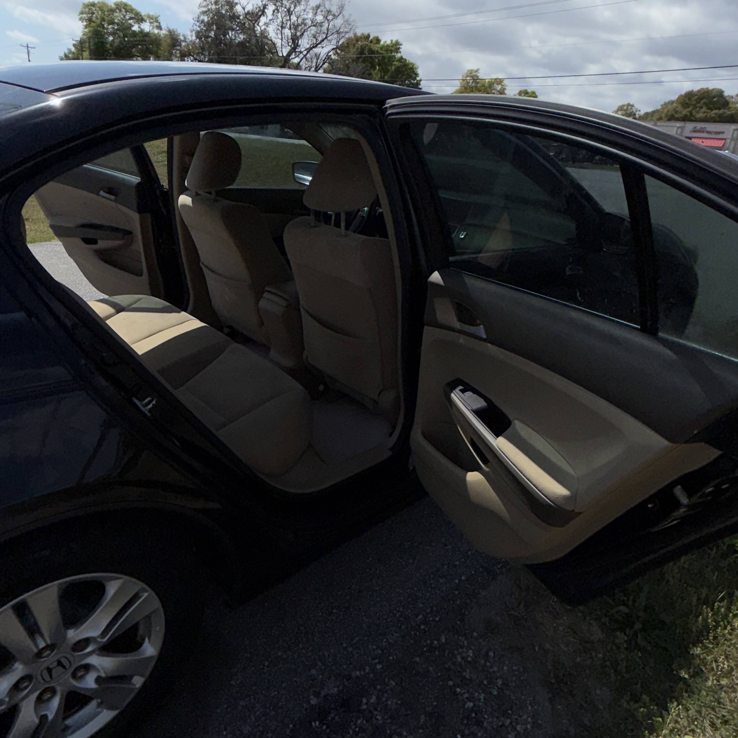 2010 Honda Accord LX-P - Photo 13