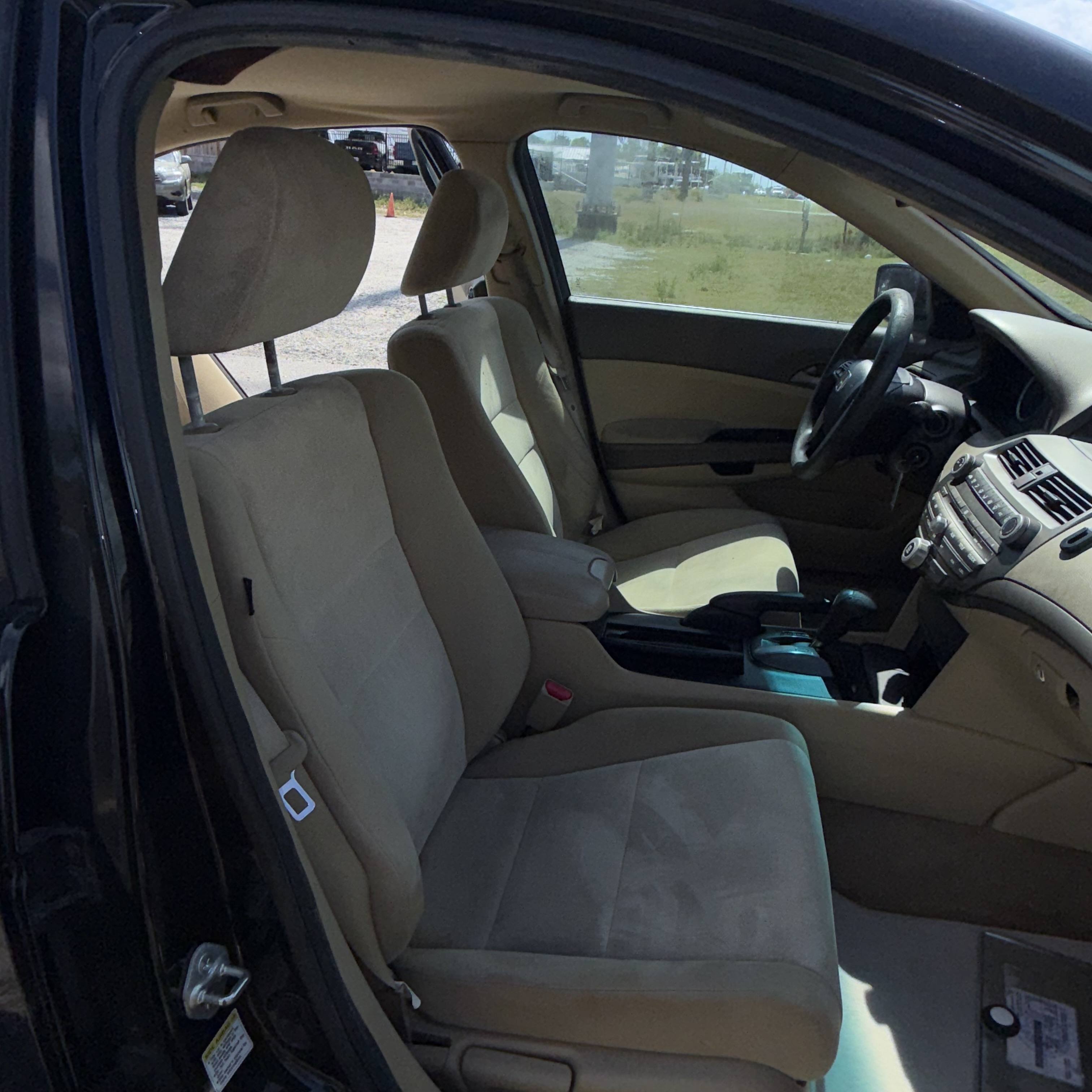 2010 Honda Accord LX-P - Photo 15
