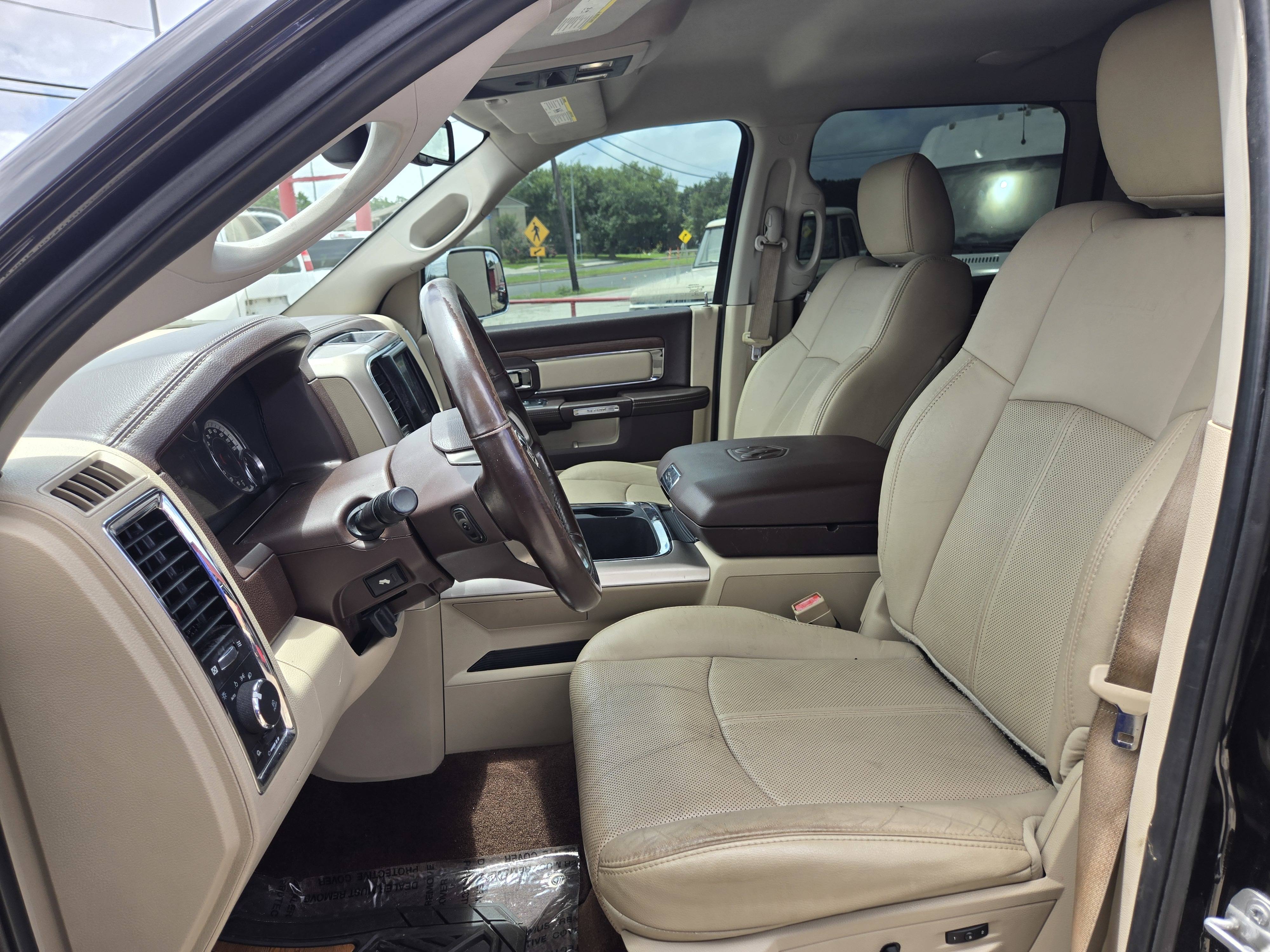 2018 RAM Ram 1500 Pickup Laramie - Photo 9