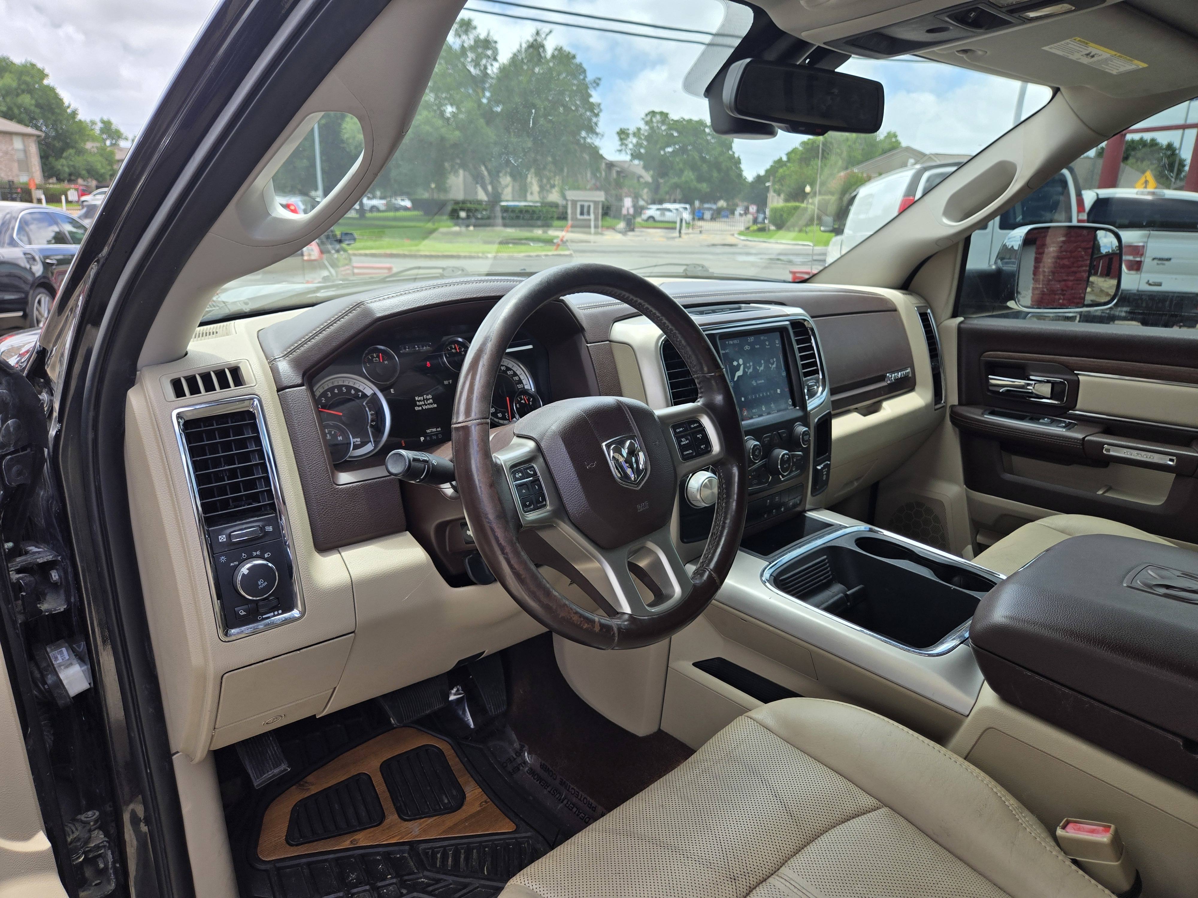 2018 RAM Ram 1500 Pickup Laramie - Photo 10