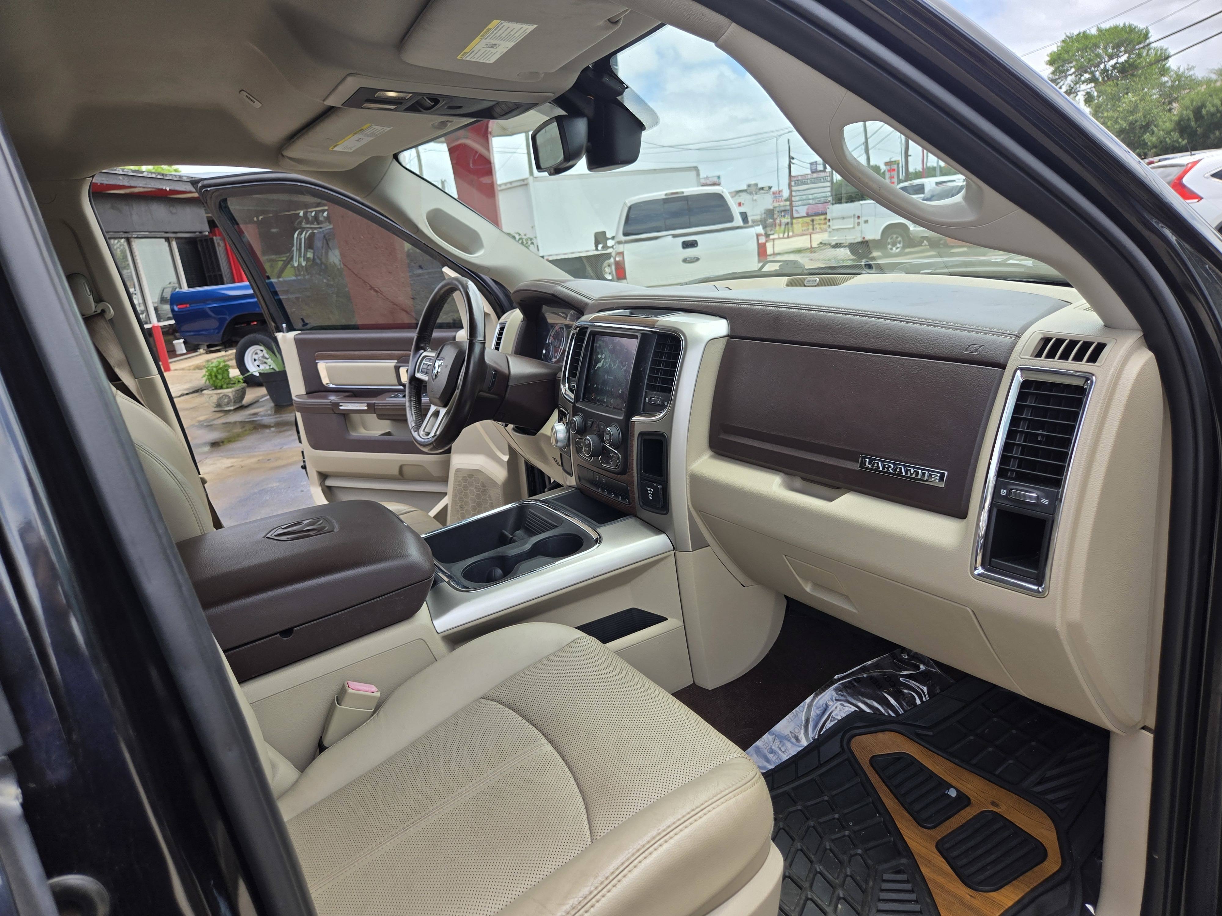 2018 RAM Ram 1500 Pickup Laramie - Photo 19
