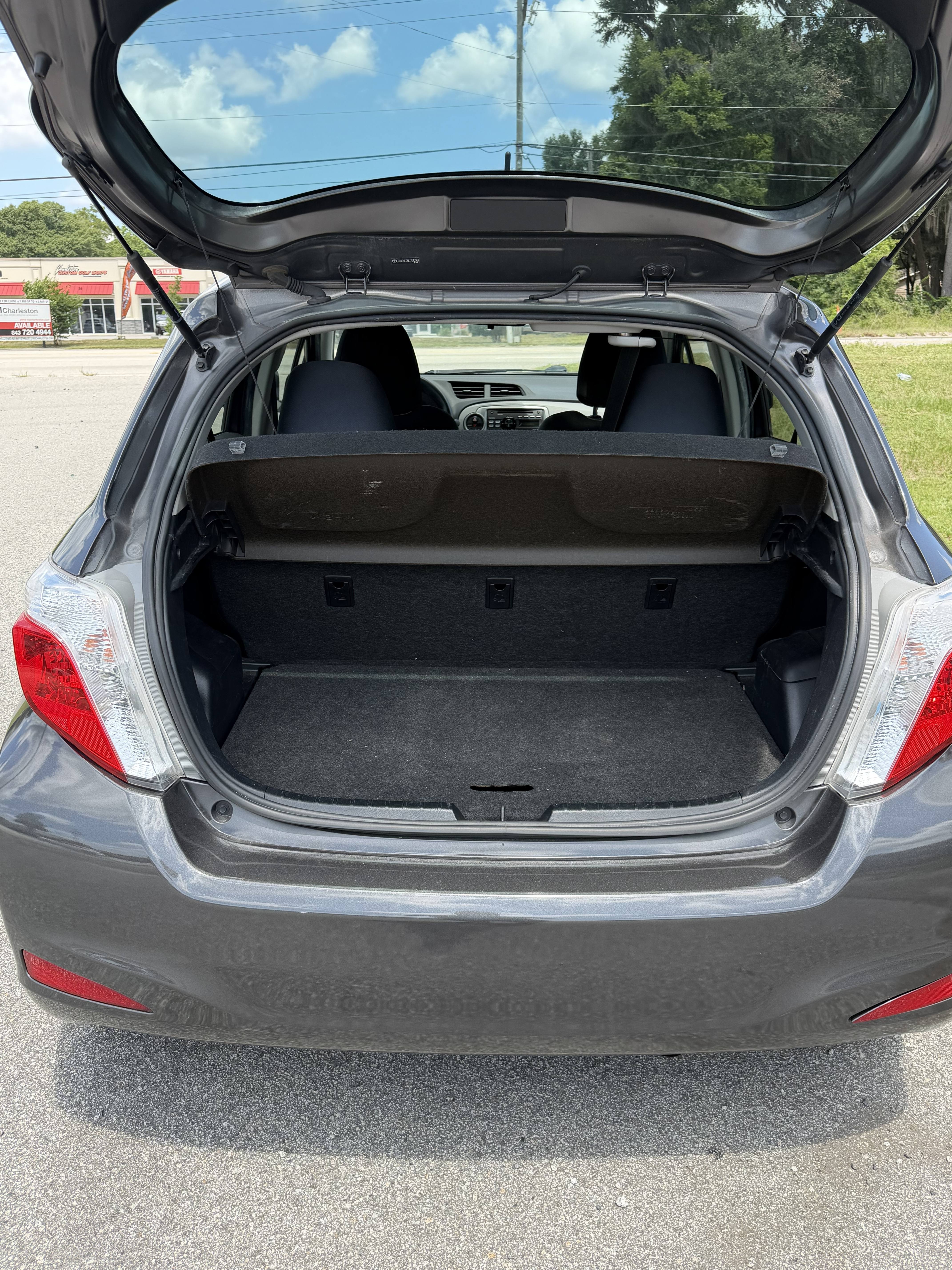 2013 Toyota Yaris L - Photo 13