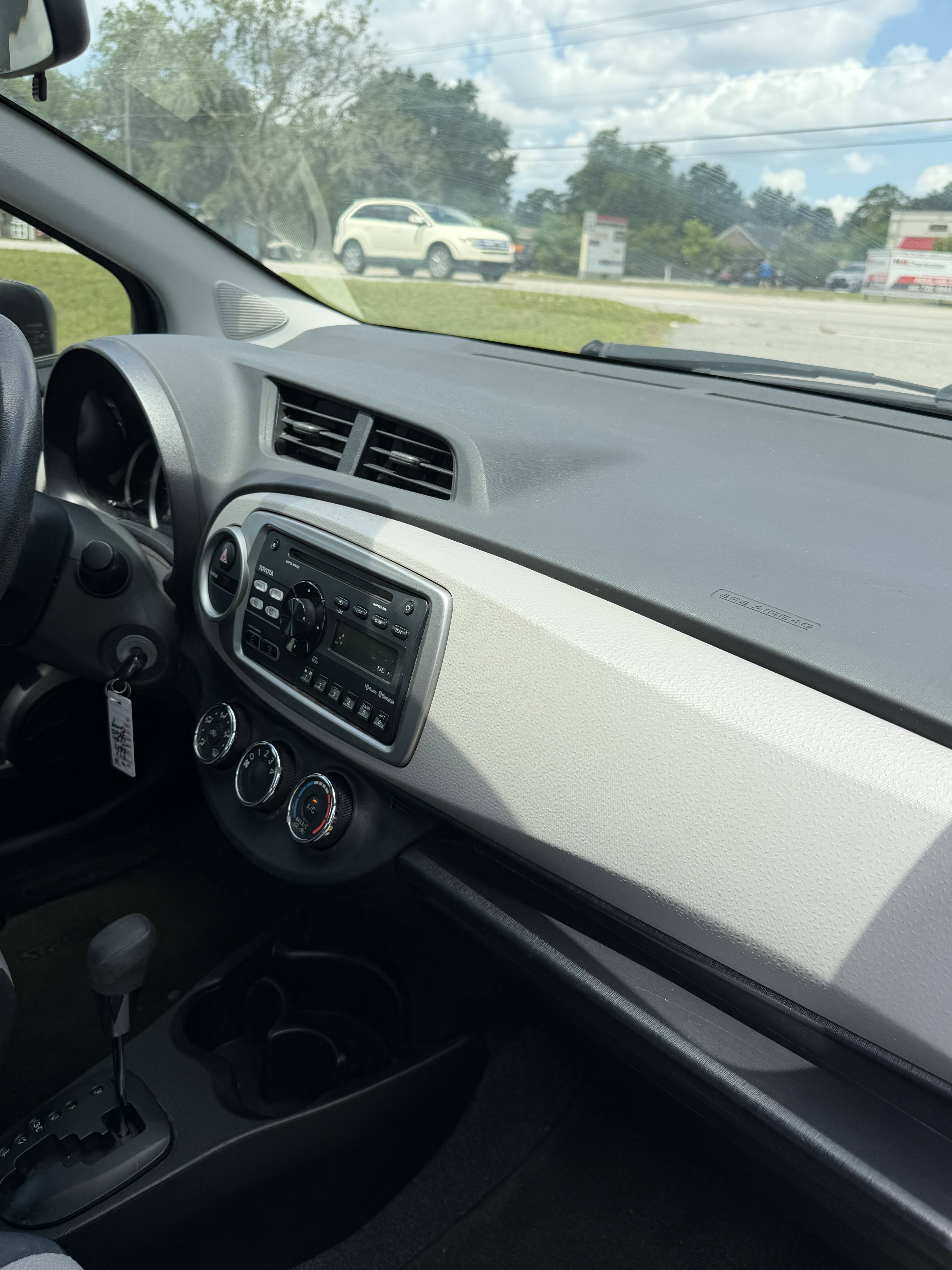 2013 Toyota Yaris L - Photo 16