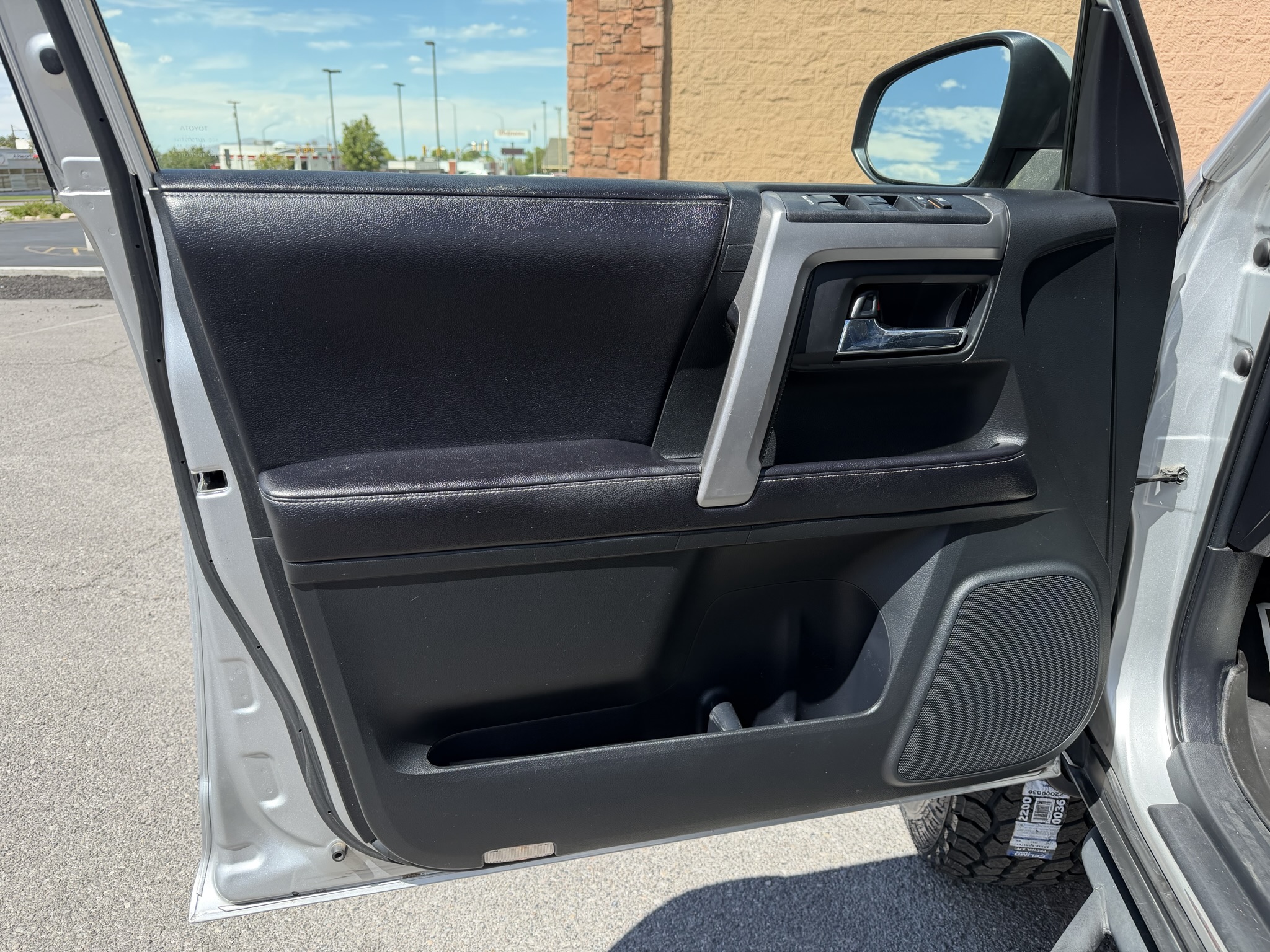 2016 Toyota 4Runner SR5 - Photo 11