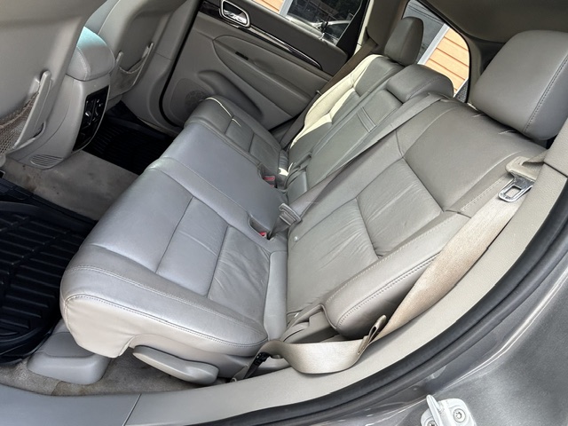2012 Jeep Grand Cherokee Laredo - Photo 10