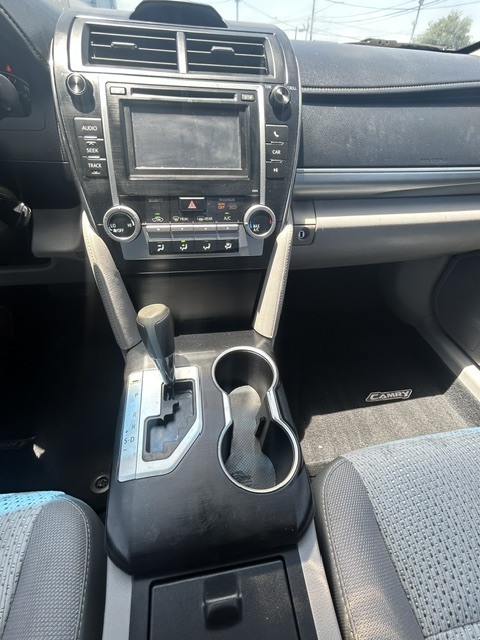 2013 Toyota Camry XLE - Photo 18