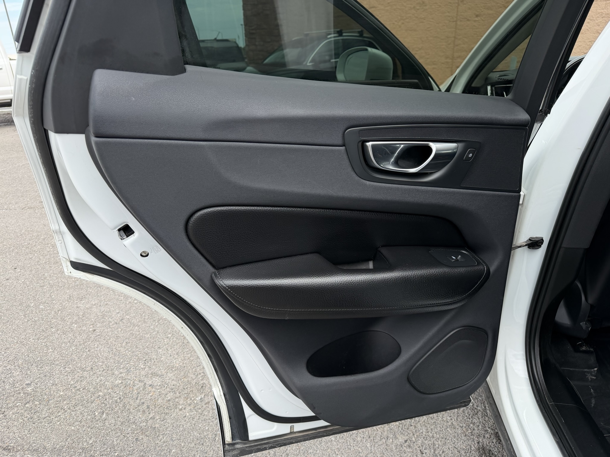 2018 Volvo XC60 Momentum - Photo 17