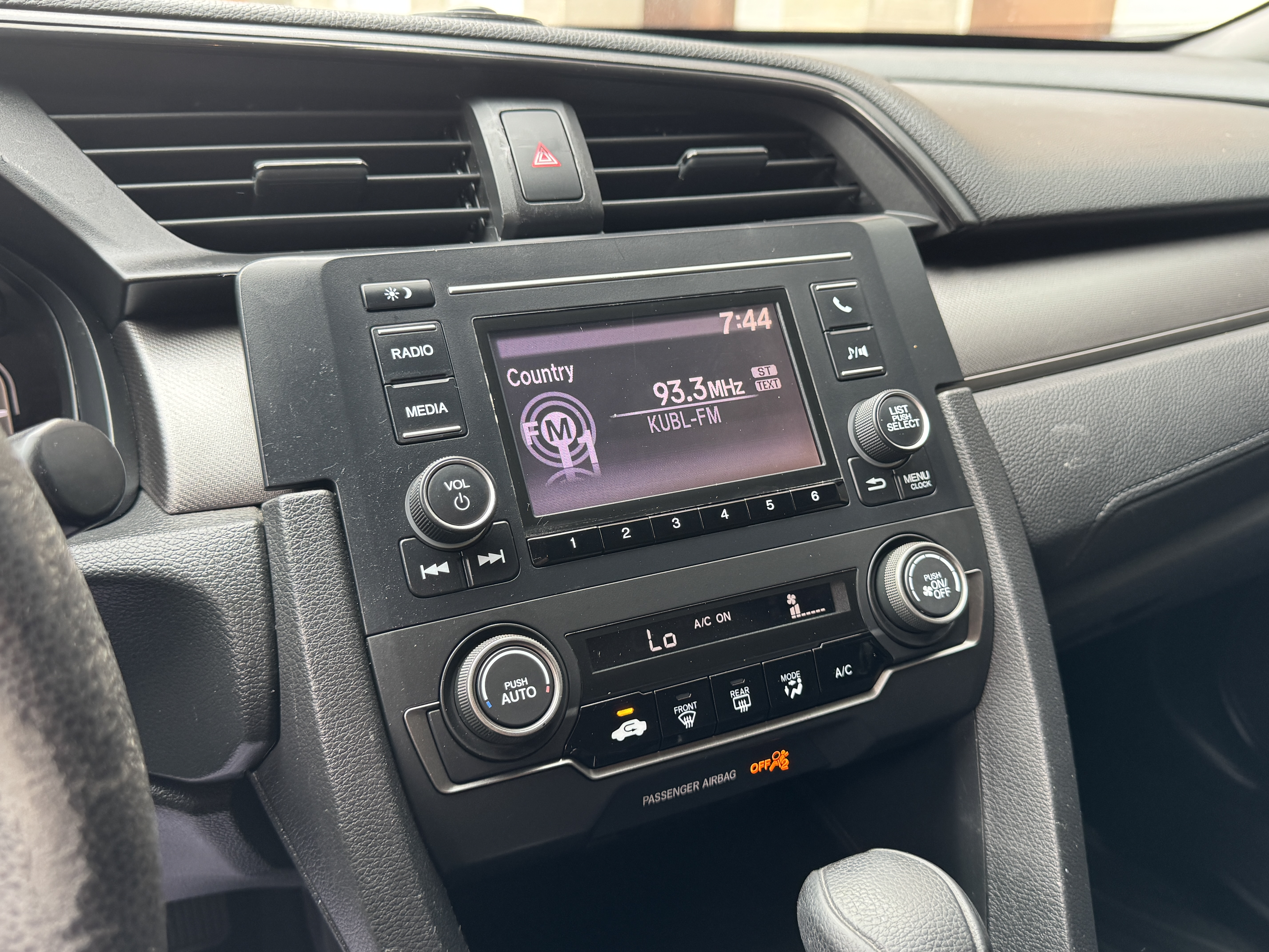2018 Honda Civic Hatchback LX - Photo 17