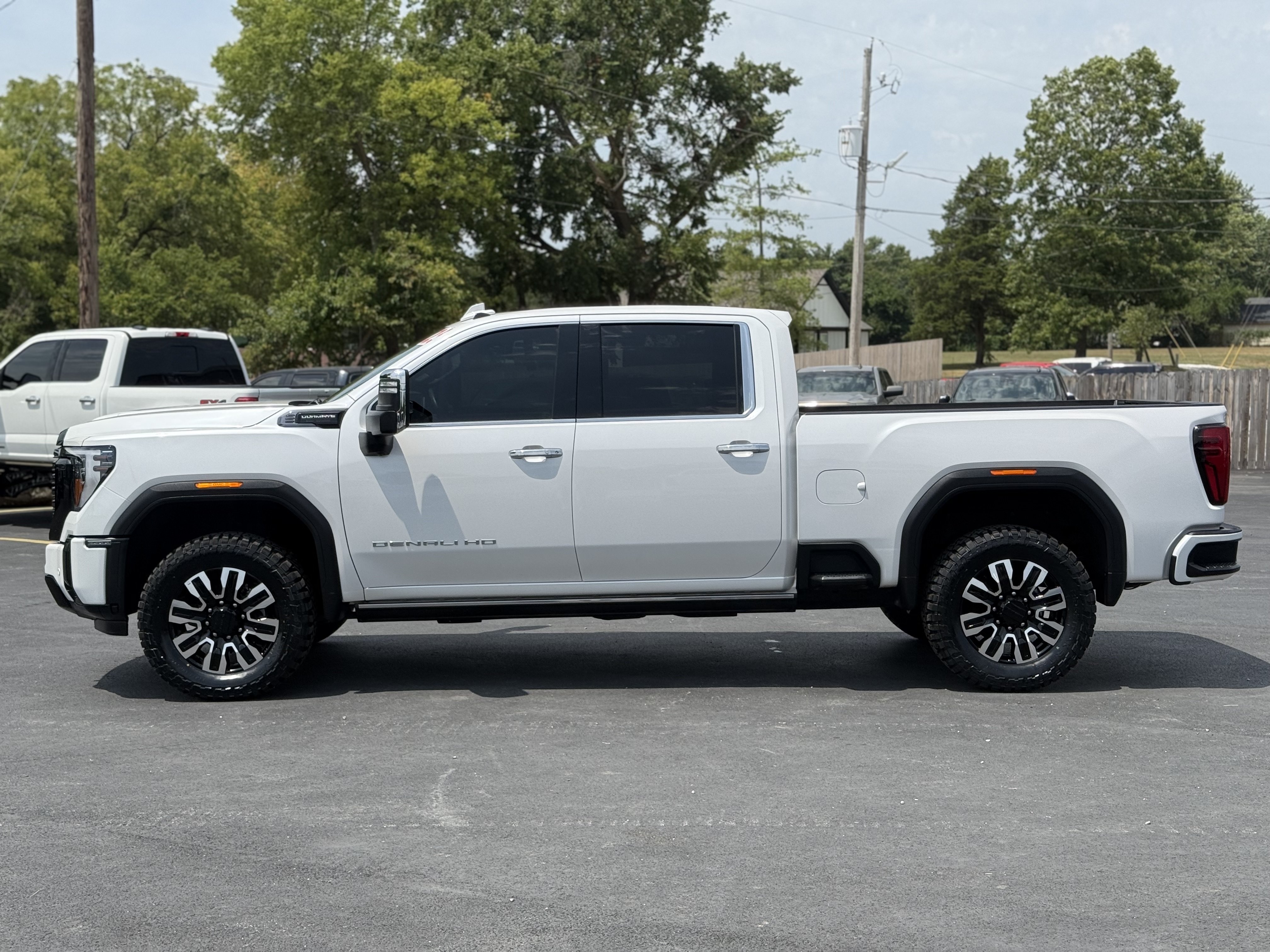 2025 GMC Sierra 2500HD Denali Ultimate - Photo 8